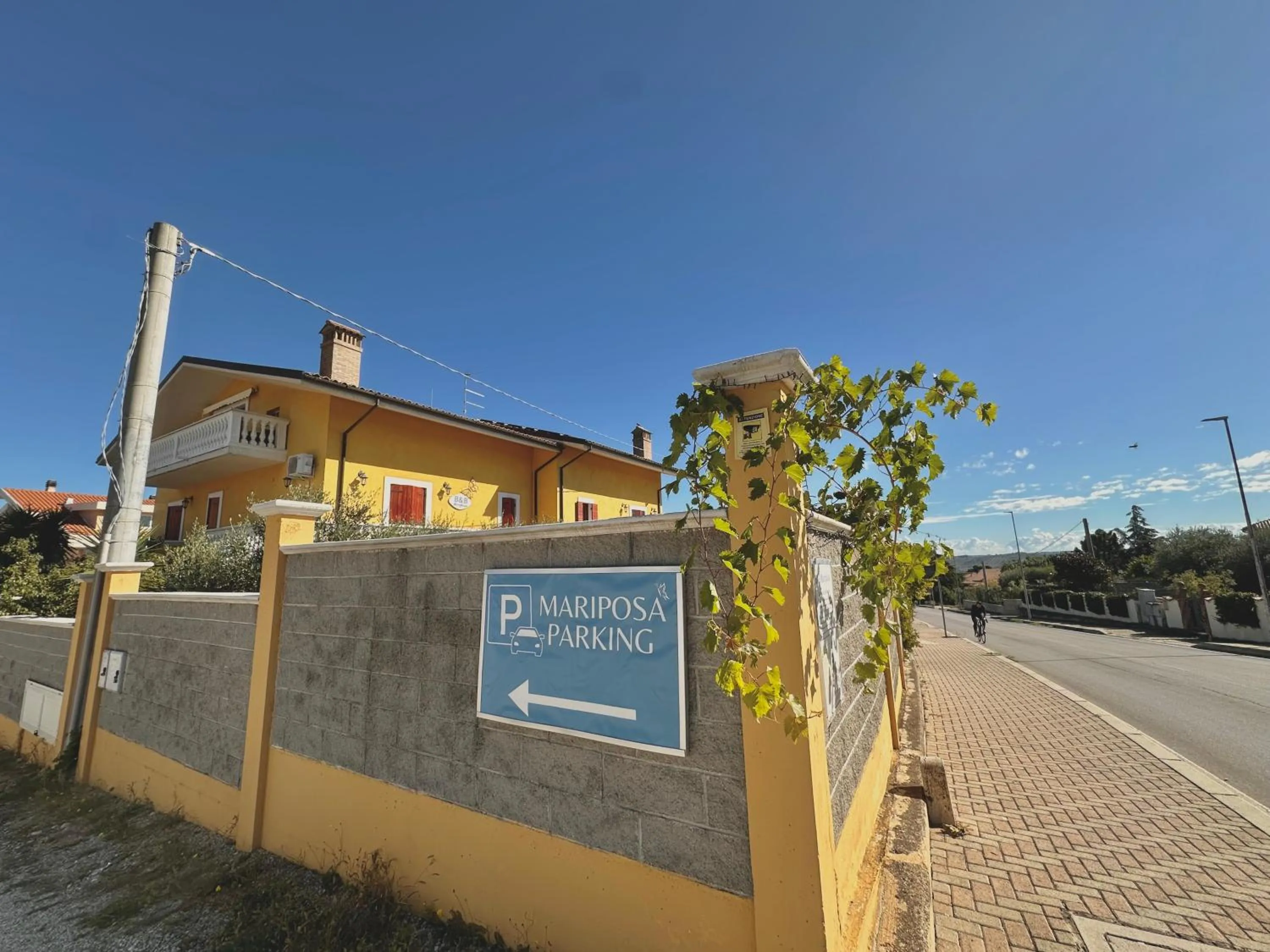 Parking in B&B Mariposa