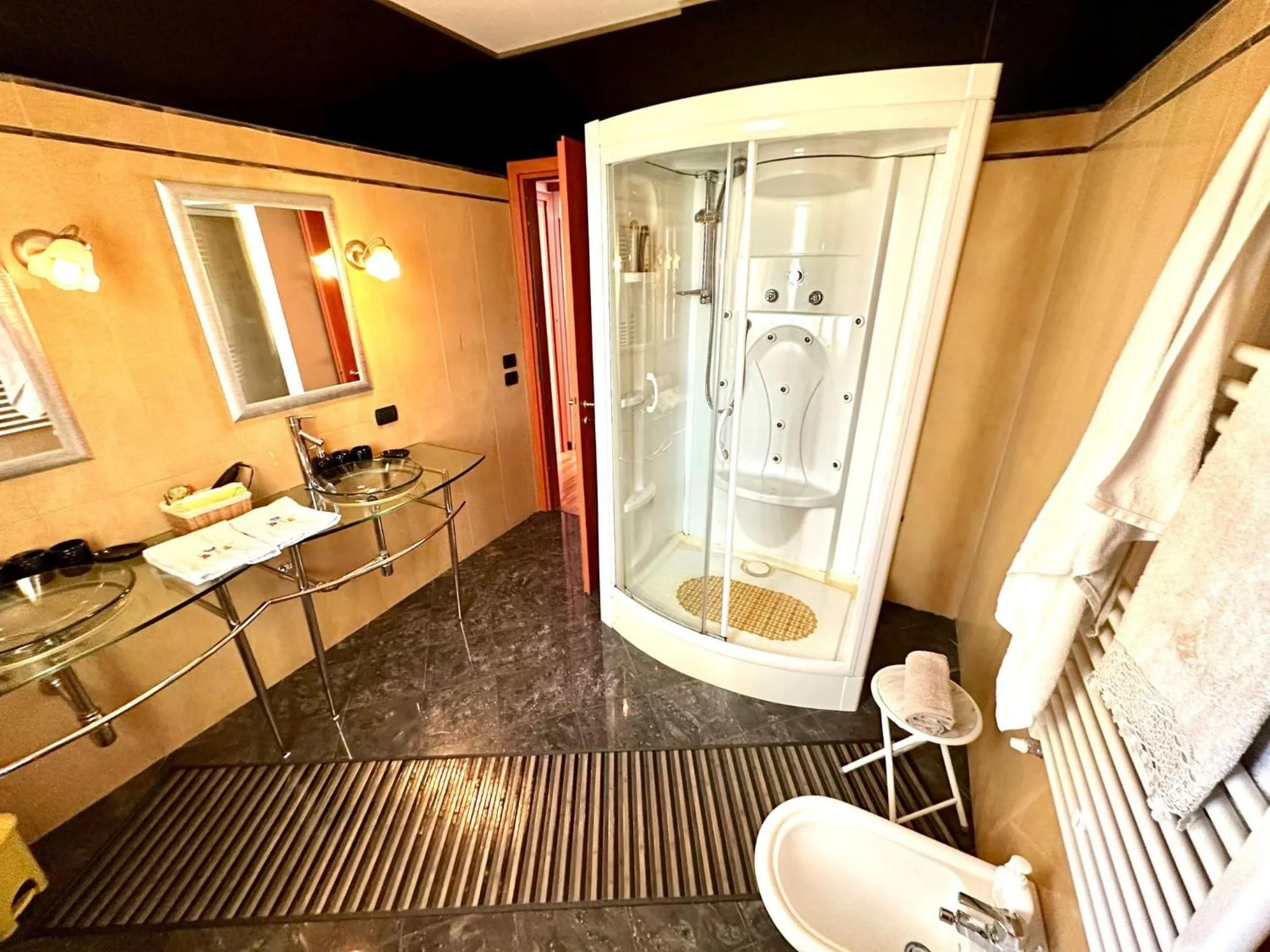 Shower in B&B Mariposa