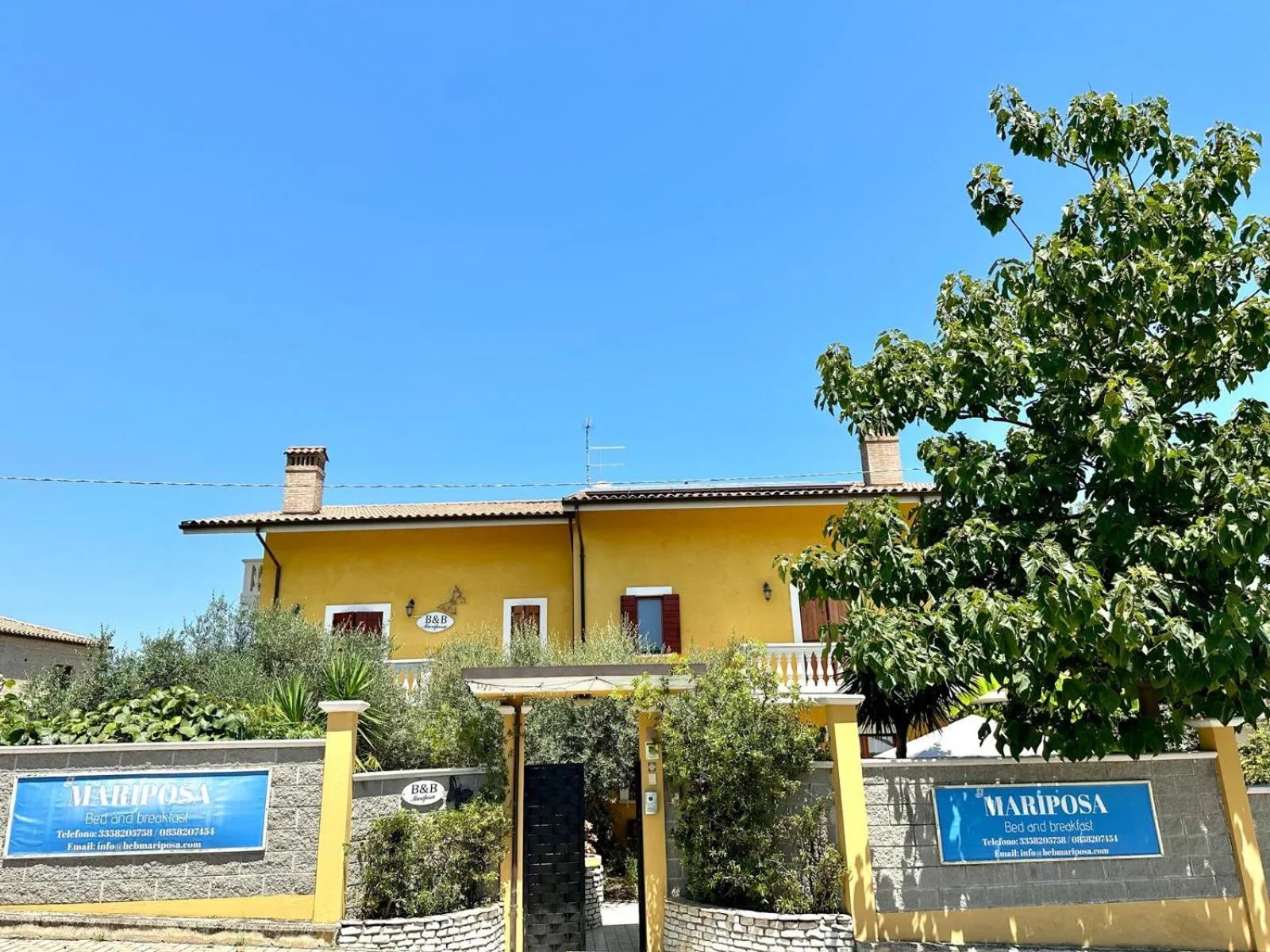 Property building in B&B Mariposa