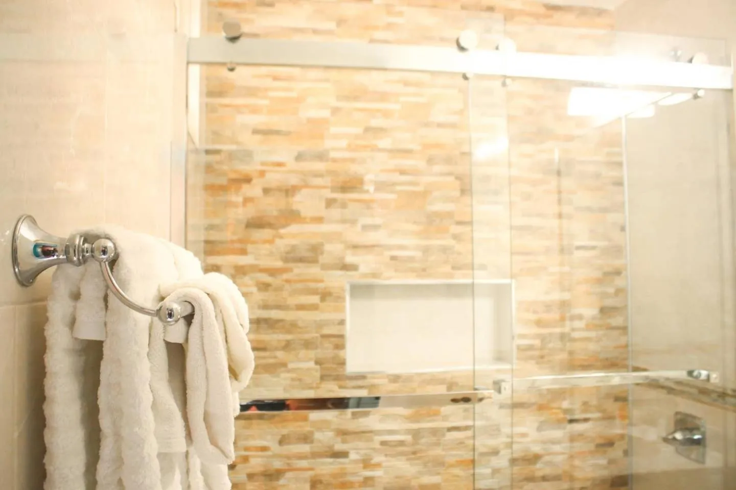 Cool's 1 bedroom Beach & Garden View