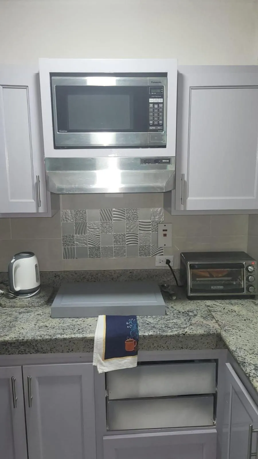 Cool's 1 bedroom Beach & Garden View