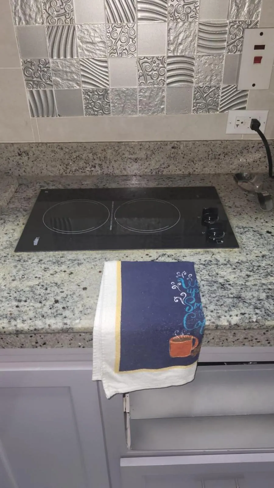 Cool's 1 bedroom Beach & Garden View