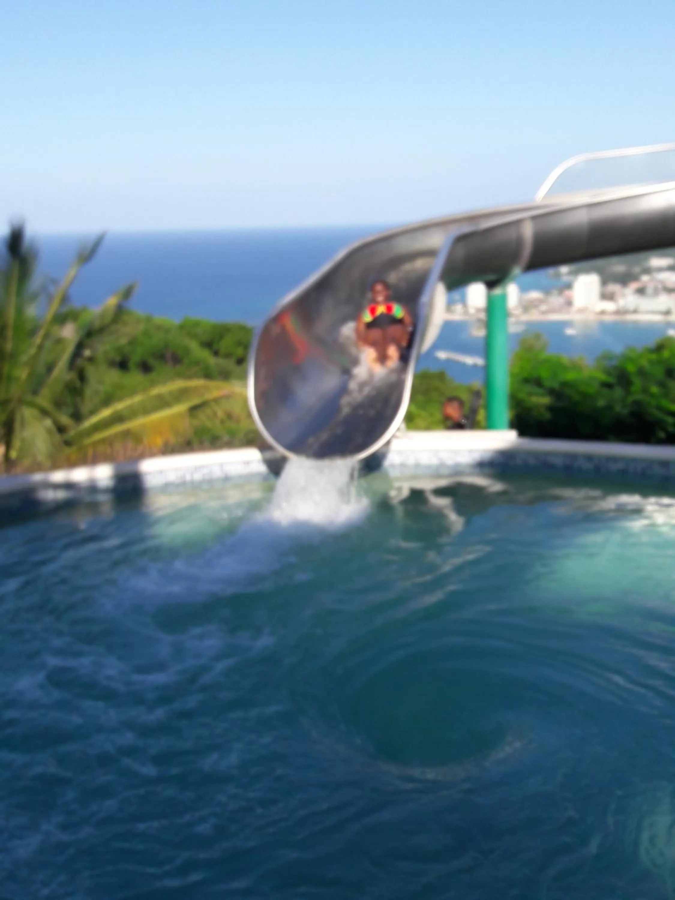 Cool's 1 bedroom Beach & Garden View