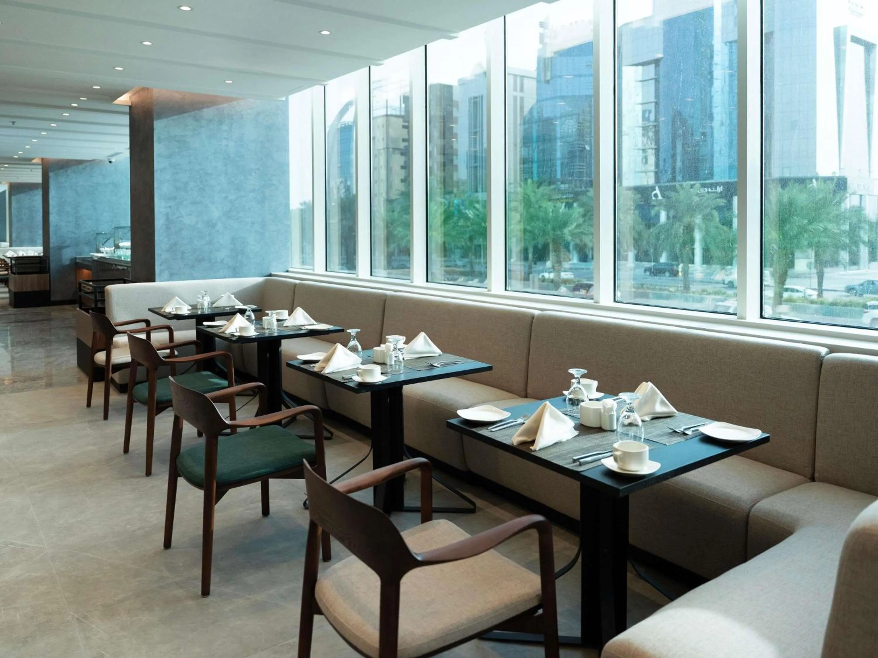 Restaurant/places to eat in Novotel Riyadh Al Anoud