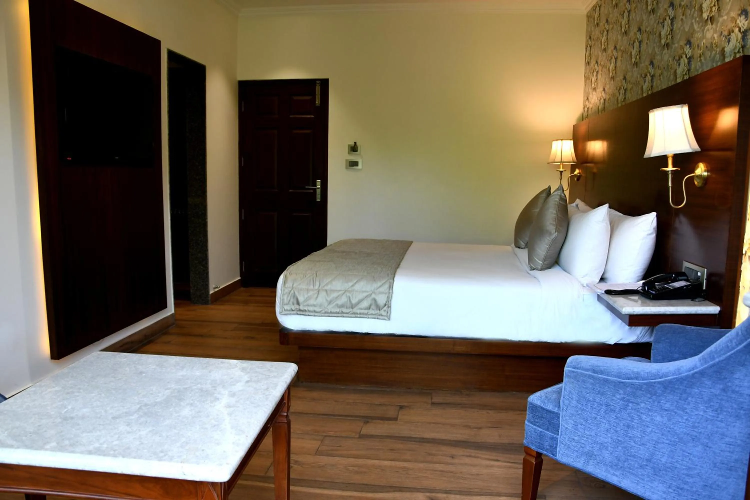 Photo of the whole room, Bed in Mastiff Villa Camellia by OTHPL