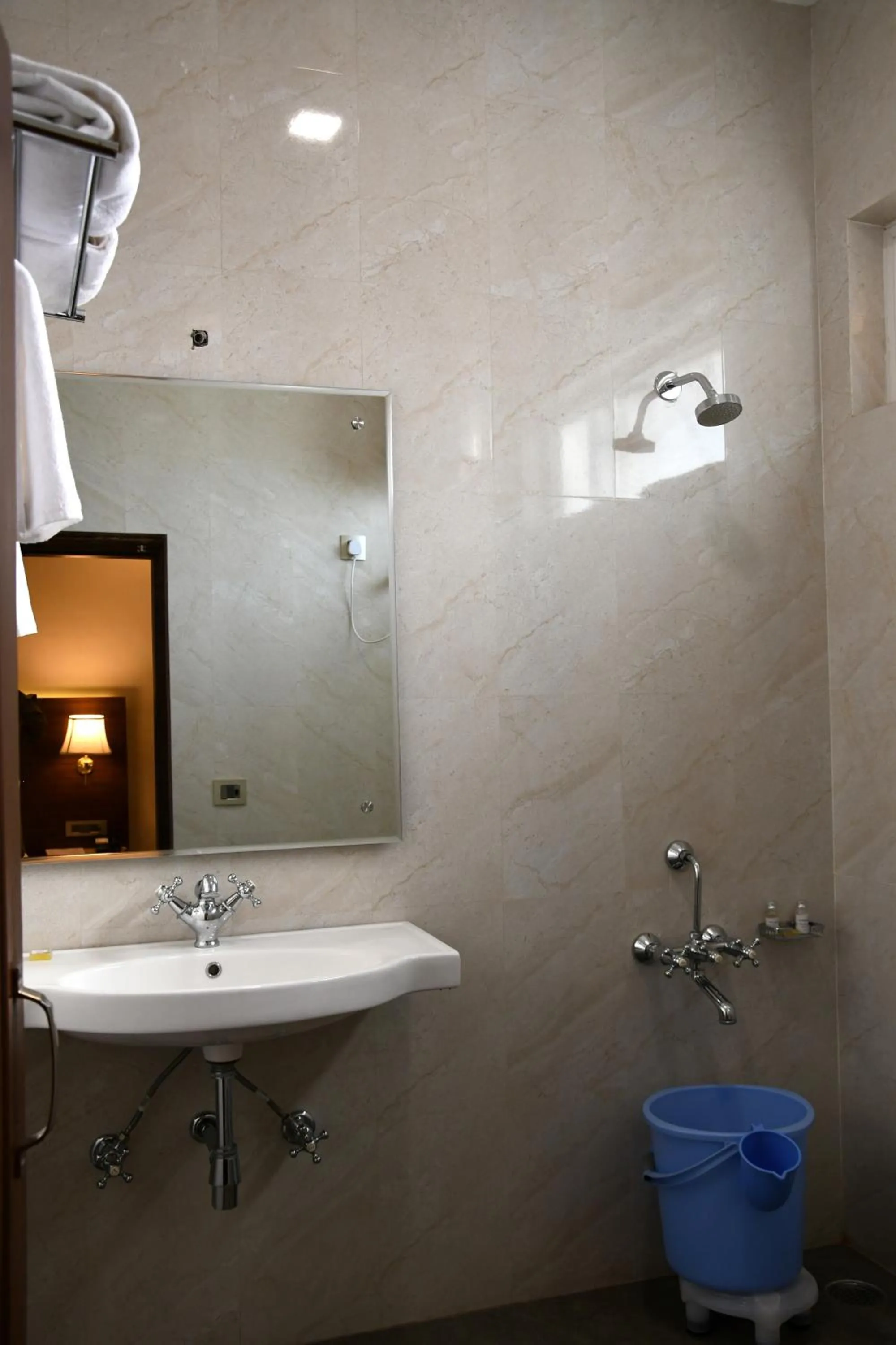 Bathroom in Mastiff Villa Camellia by OTHPL