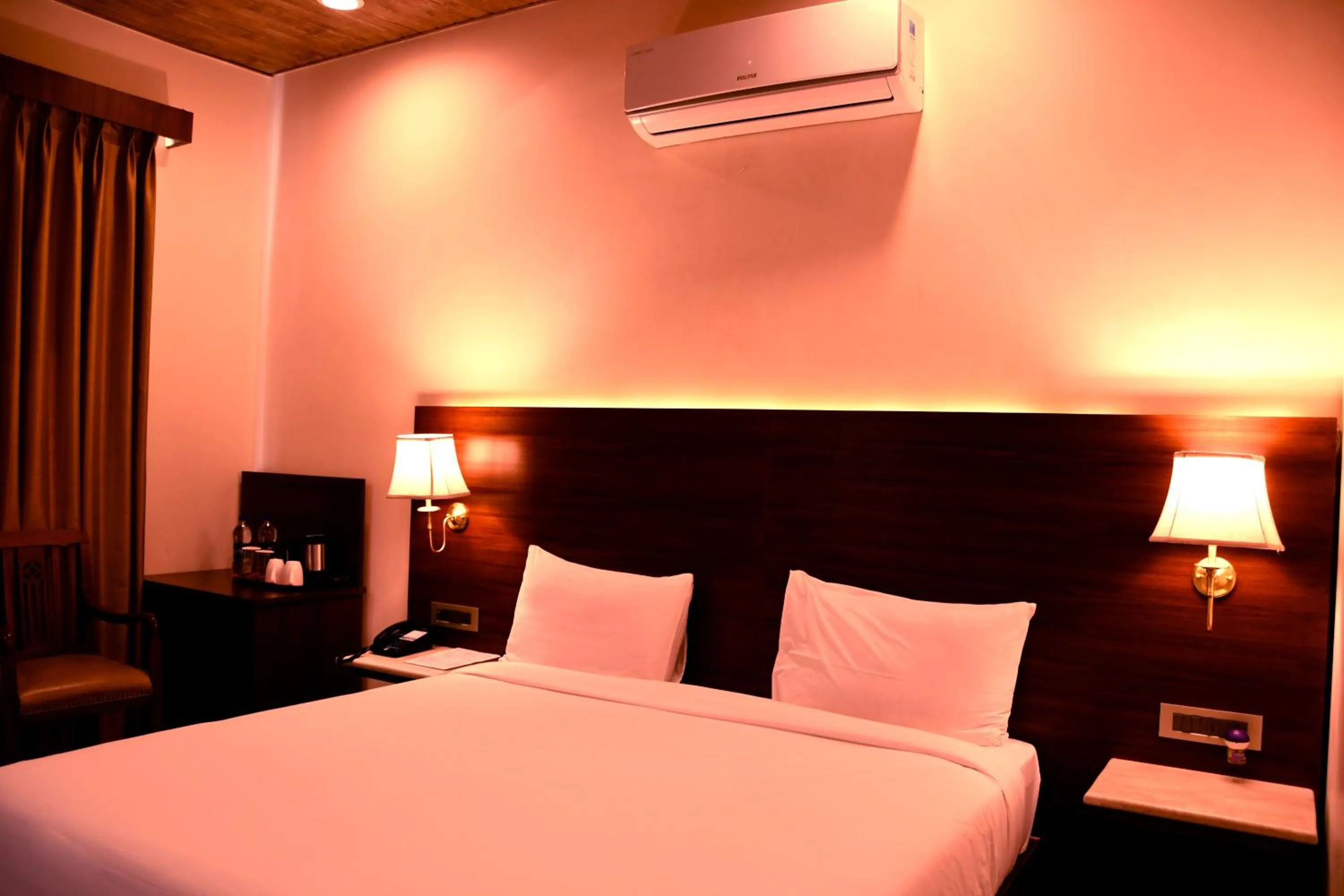 Photo of the whole room, Bed in Mastiff Villa Camellia by OTHPL