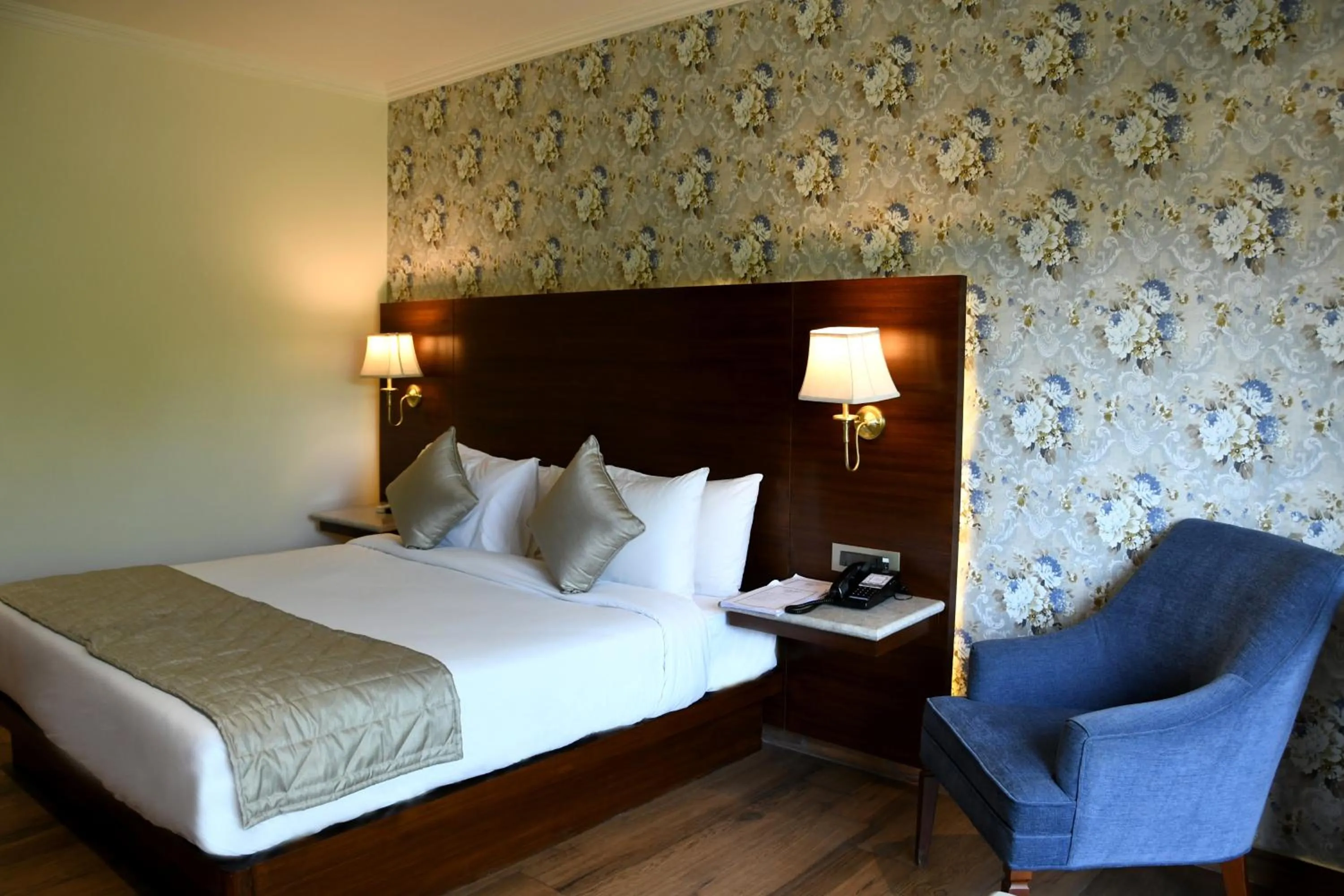 Photo of the whole room, Bed in Mastiff Villa Camellia by OTHPL