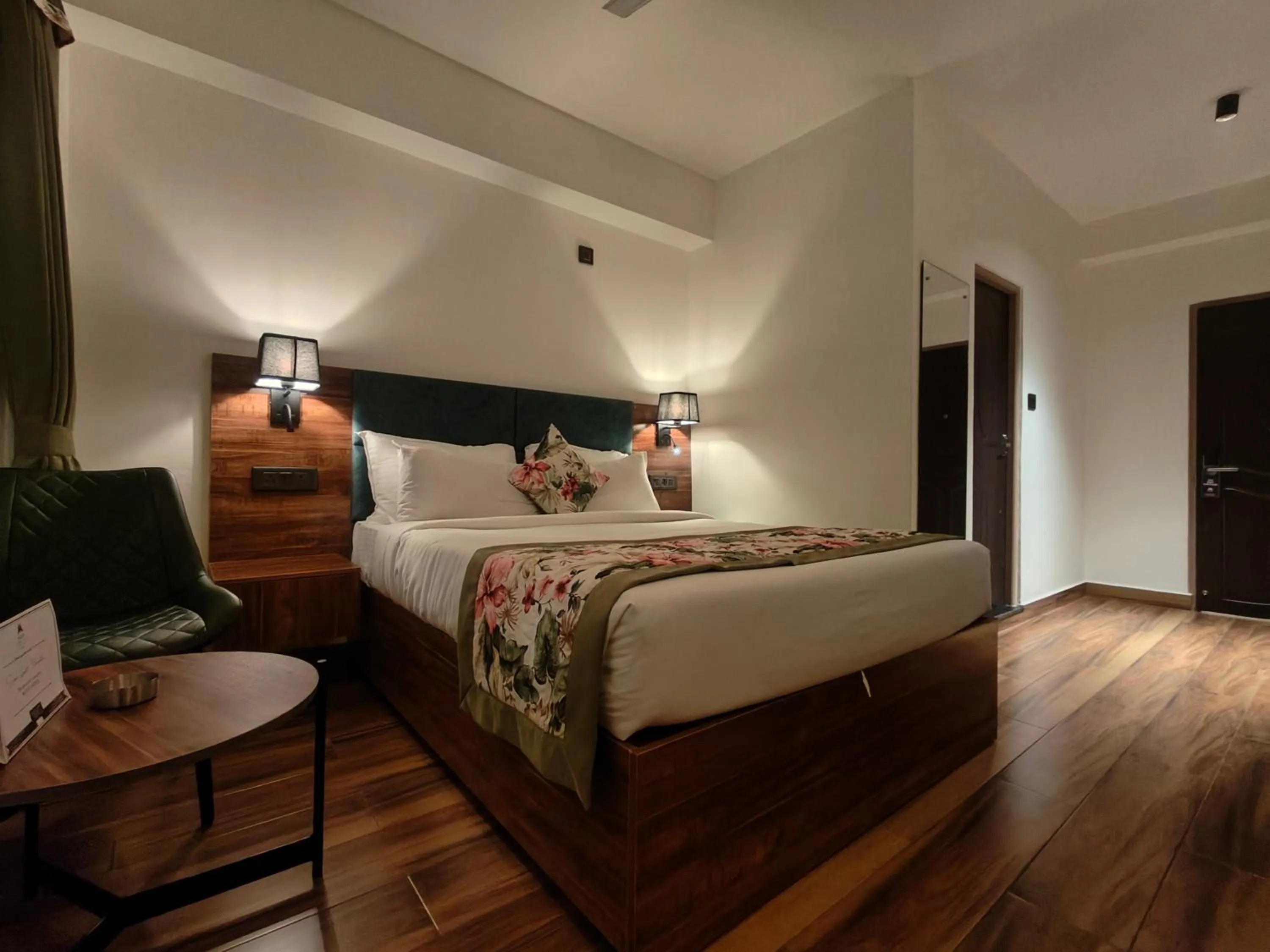 Bedroom, Bed in Mount Himalayan Hotel