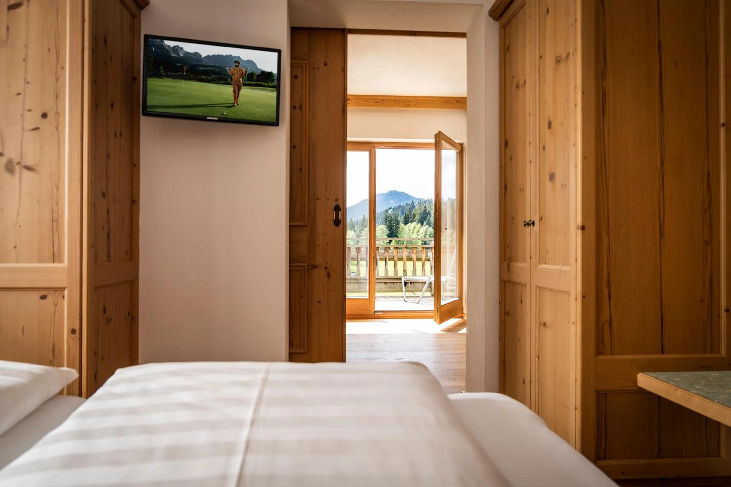 Bed in Landhotel Föhrenhof Ellmau