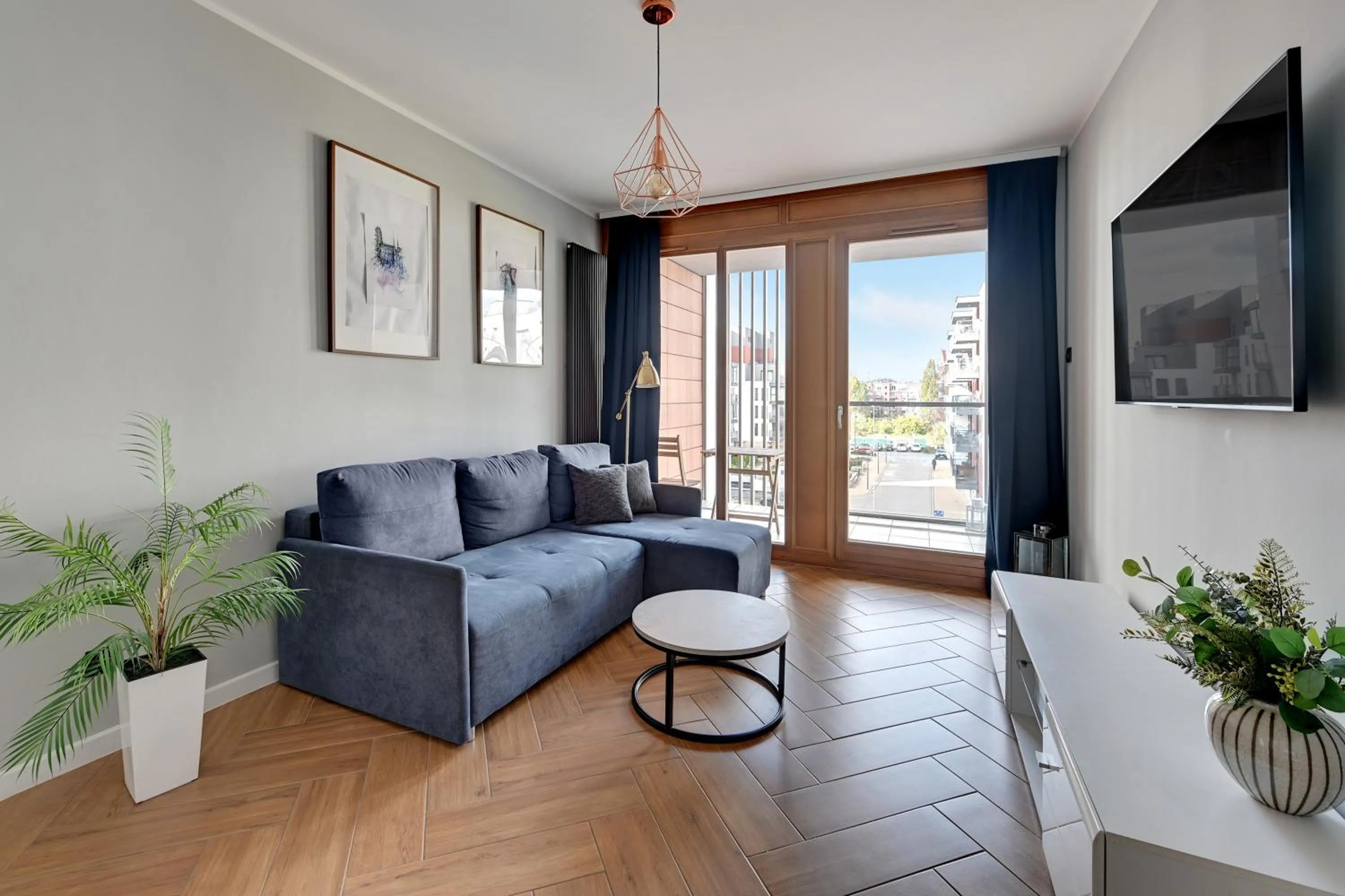 TV and multimedia in Aura - Riverside & Parking by Downtown Apartments