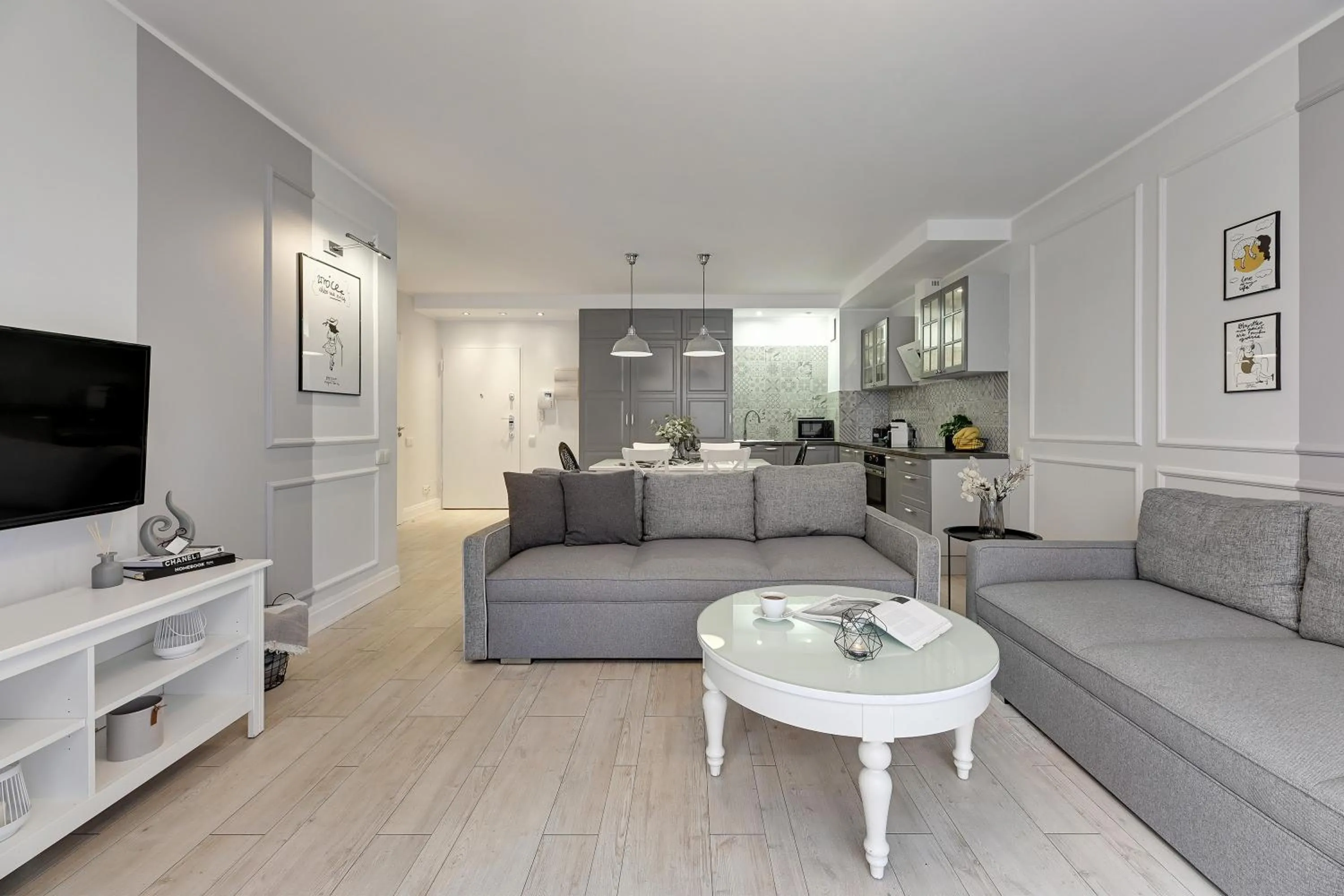 TV and multimedia in Aura - Riverside & Parking by Downtown Apartments