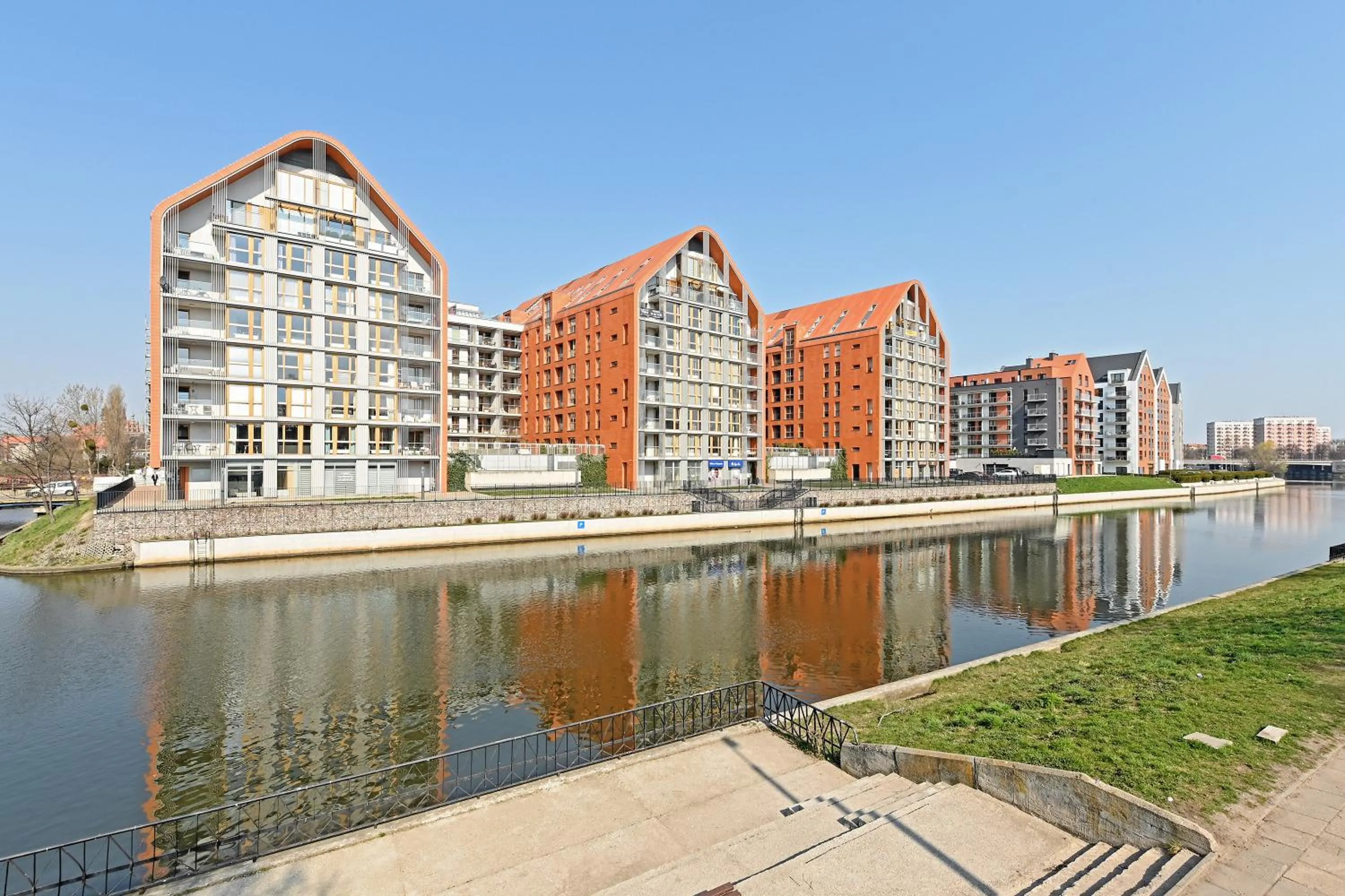 Property building in Aura - Riverside & Parking by Downtown Apartments