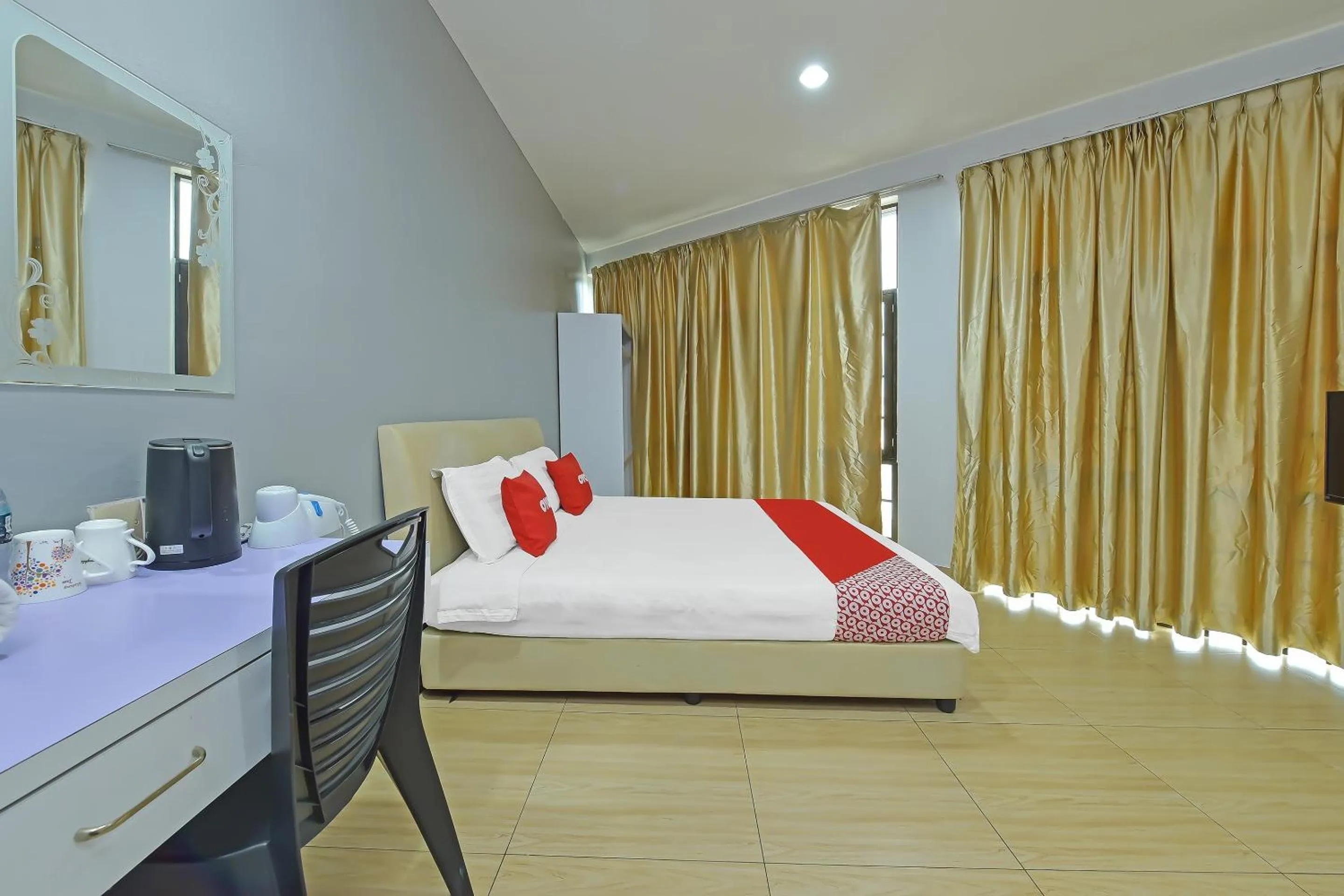 Bedroom, Bed in Hotel O Purple Town