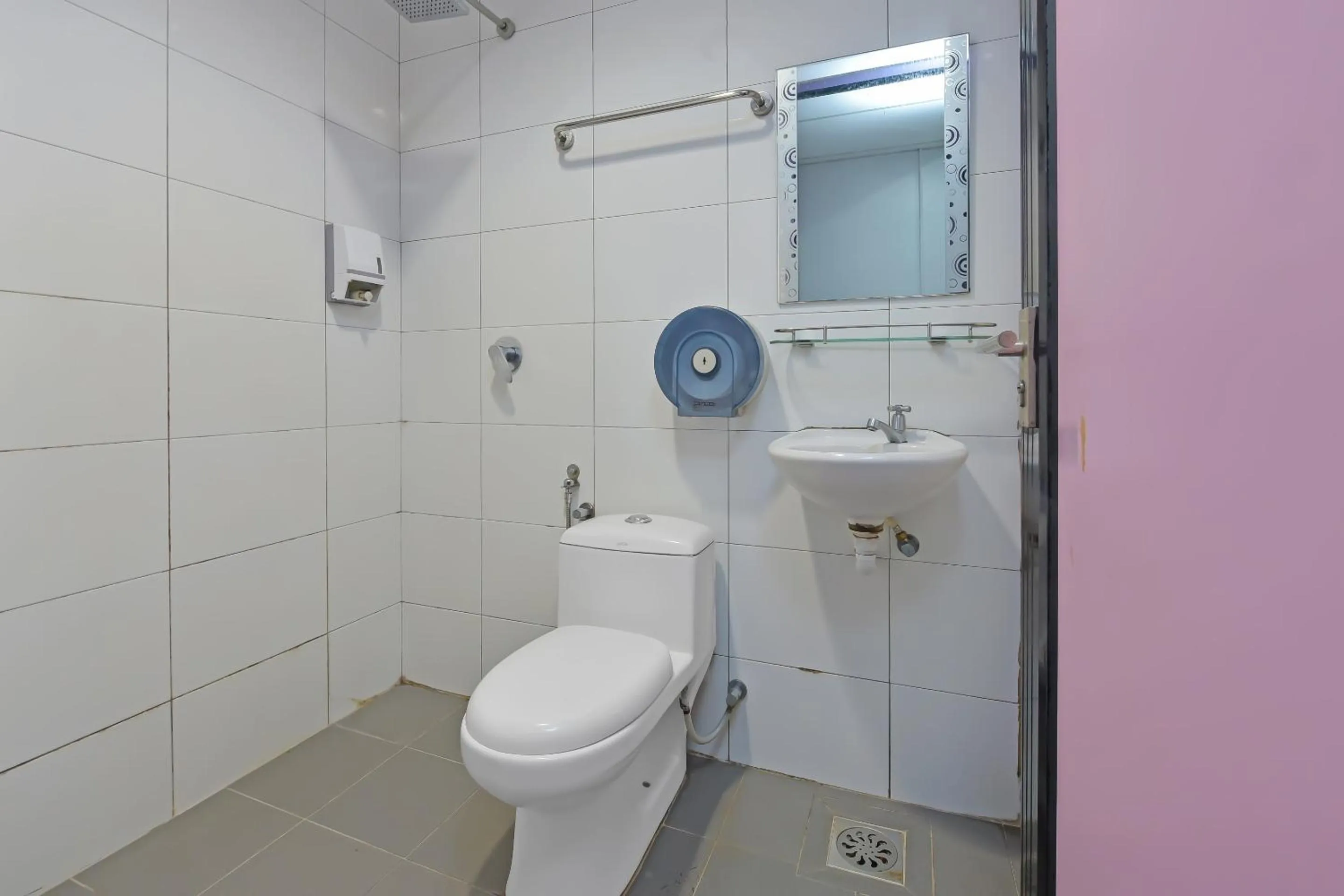 Bathroom in Hotel O Purple Town