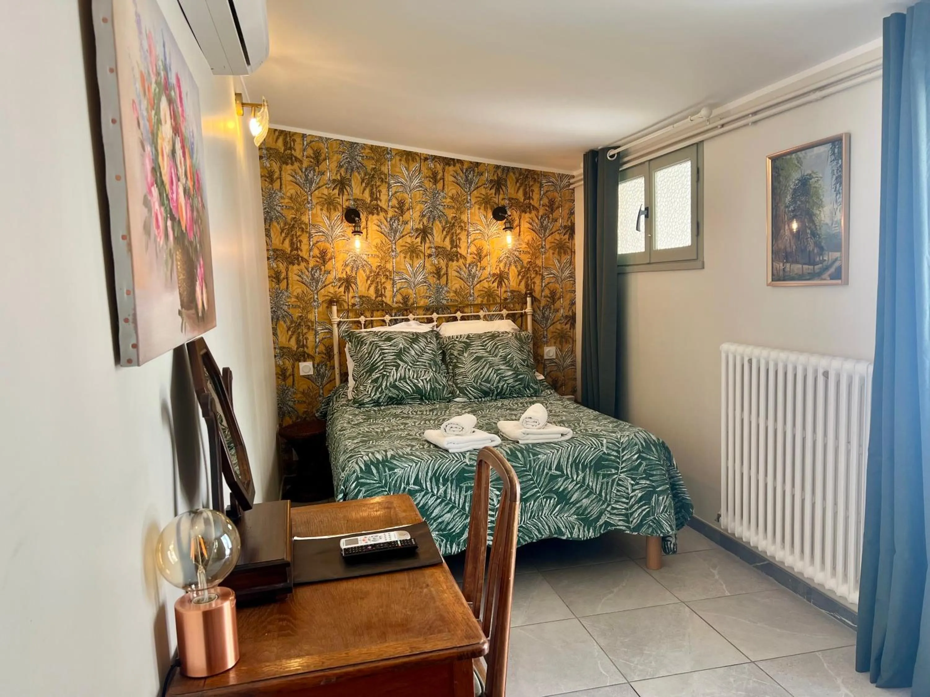 Bedroom, Bed in Hotel Le Ponteil