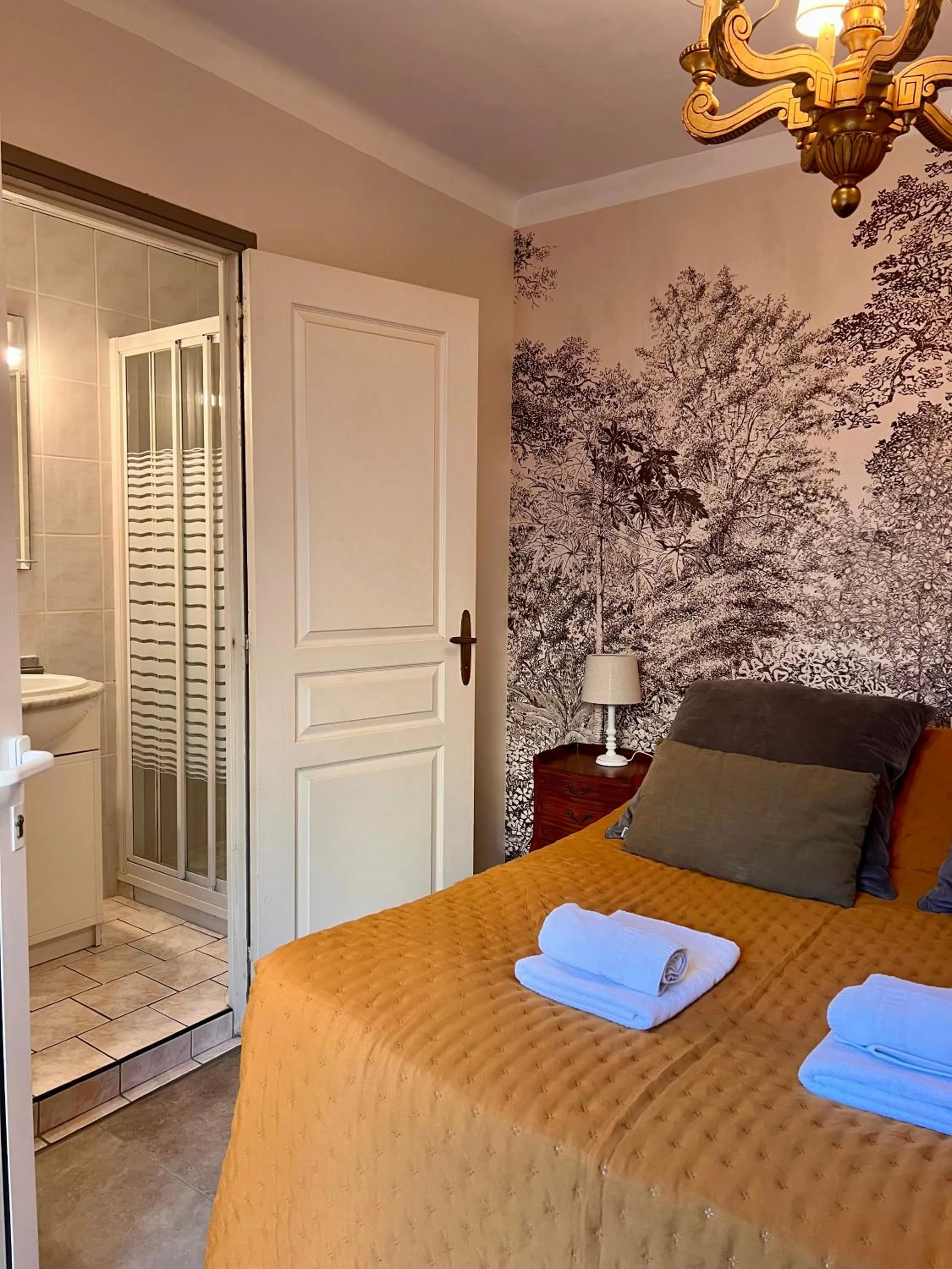 Bedroom, Bed in Hotel Le Ponteil