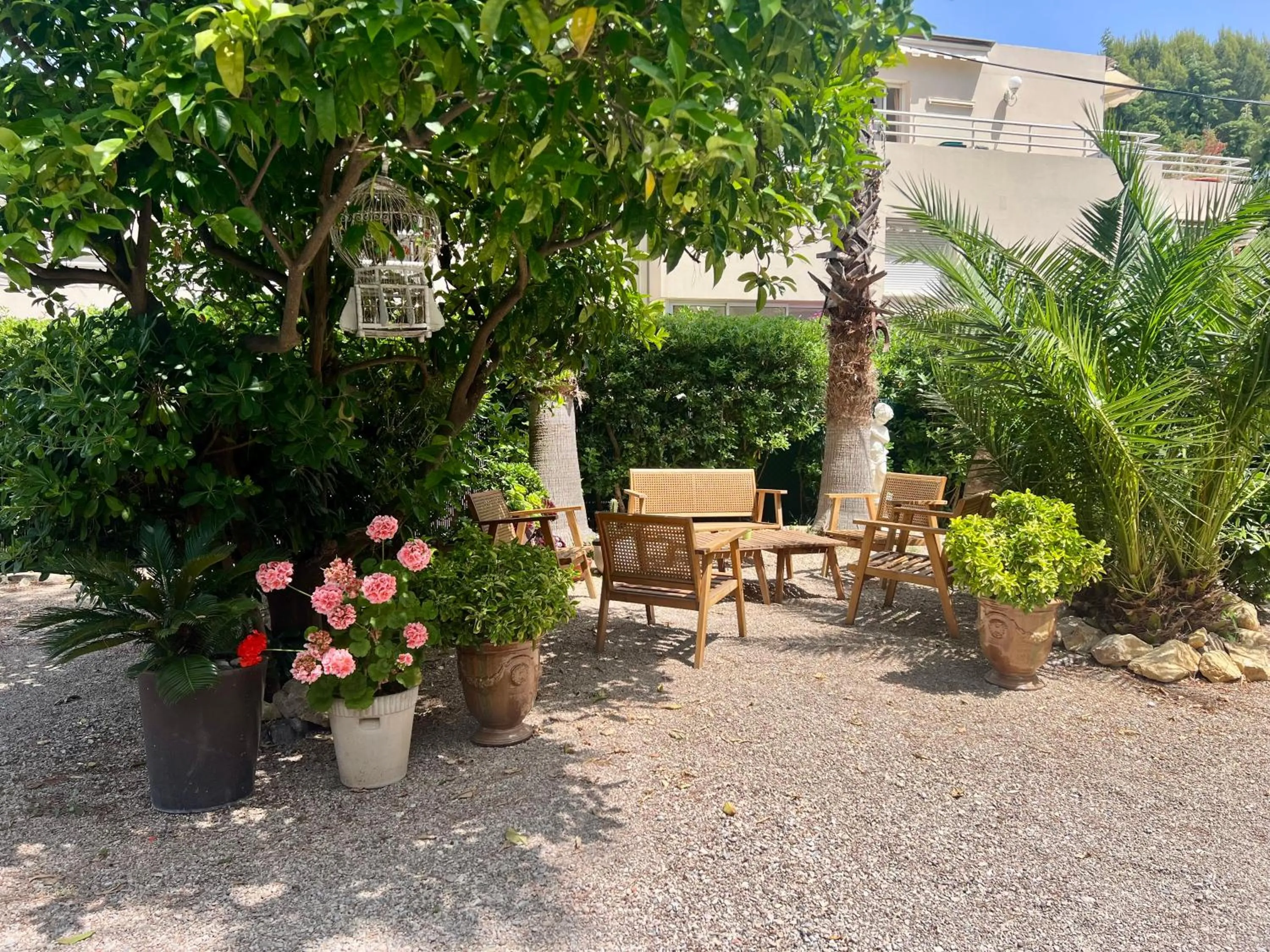 Garden in Hotel Le Ponteil