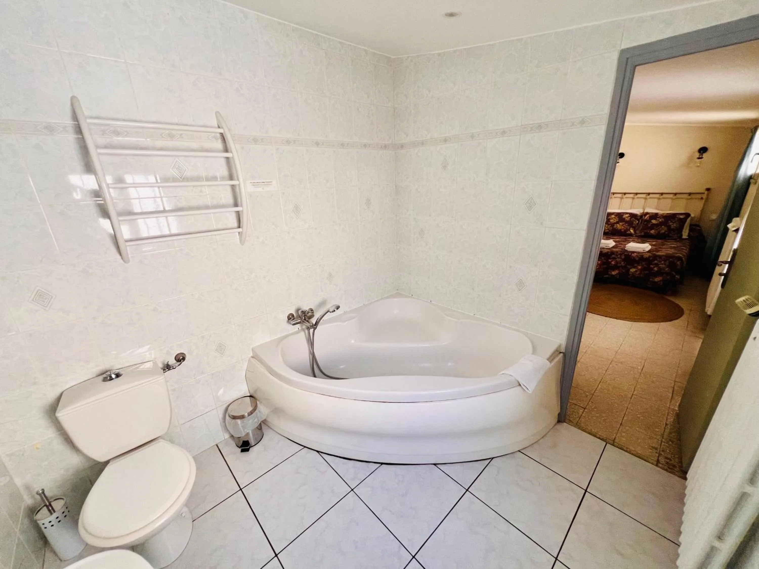 Bathroom in Hotel Le Ponteil