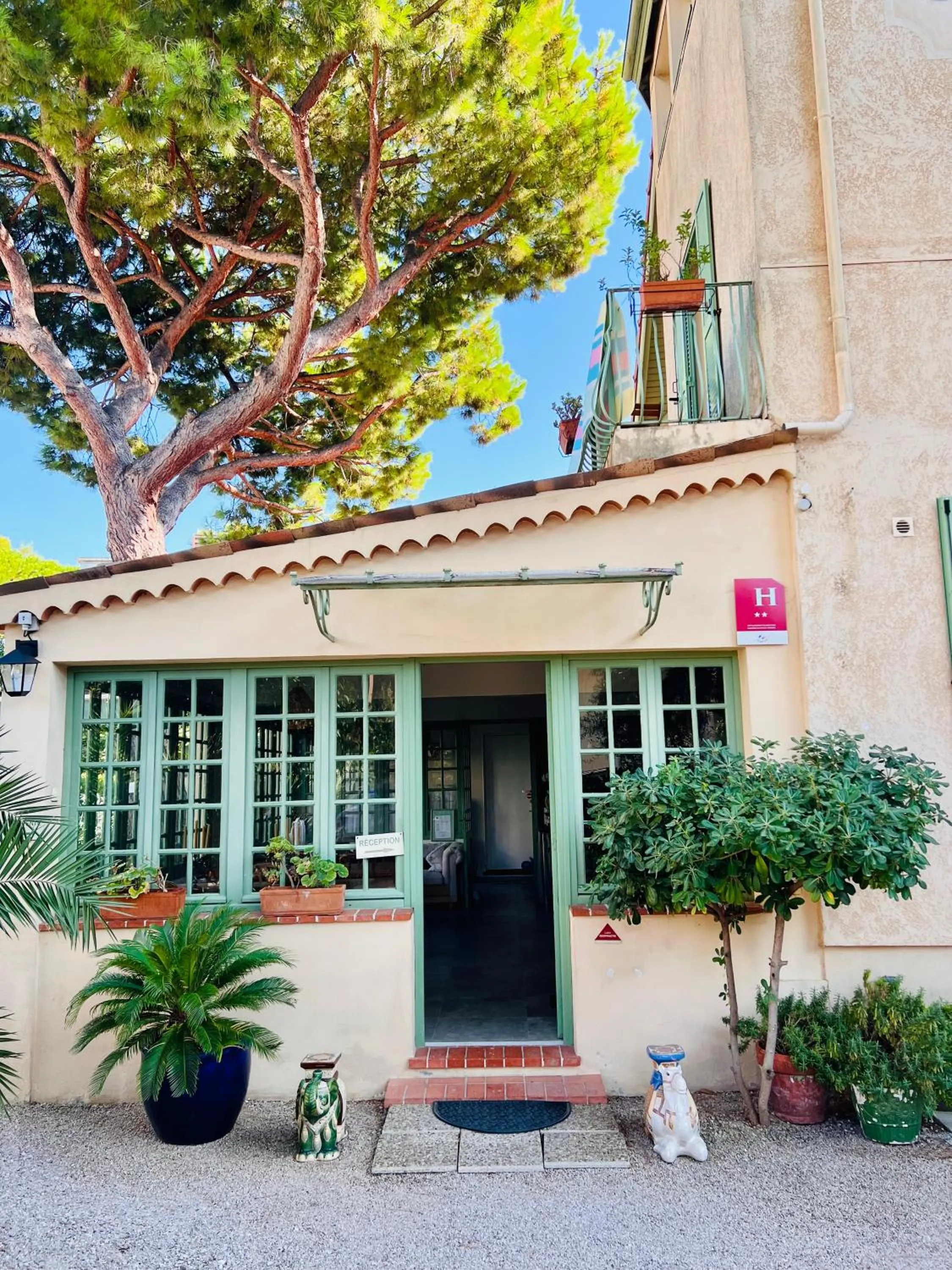 Facade/entrance in Hotel Le Ponteil
