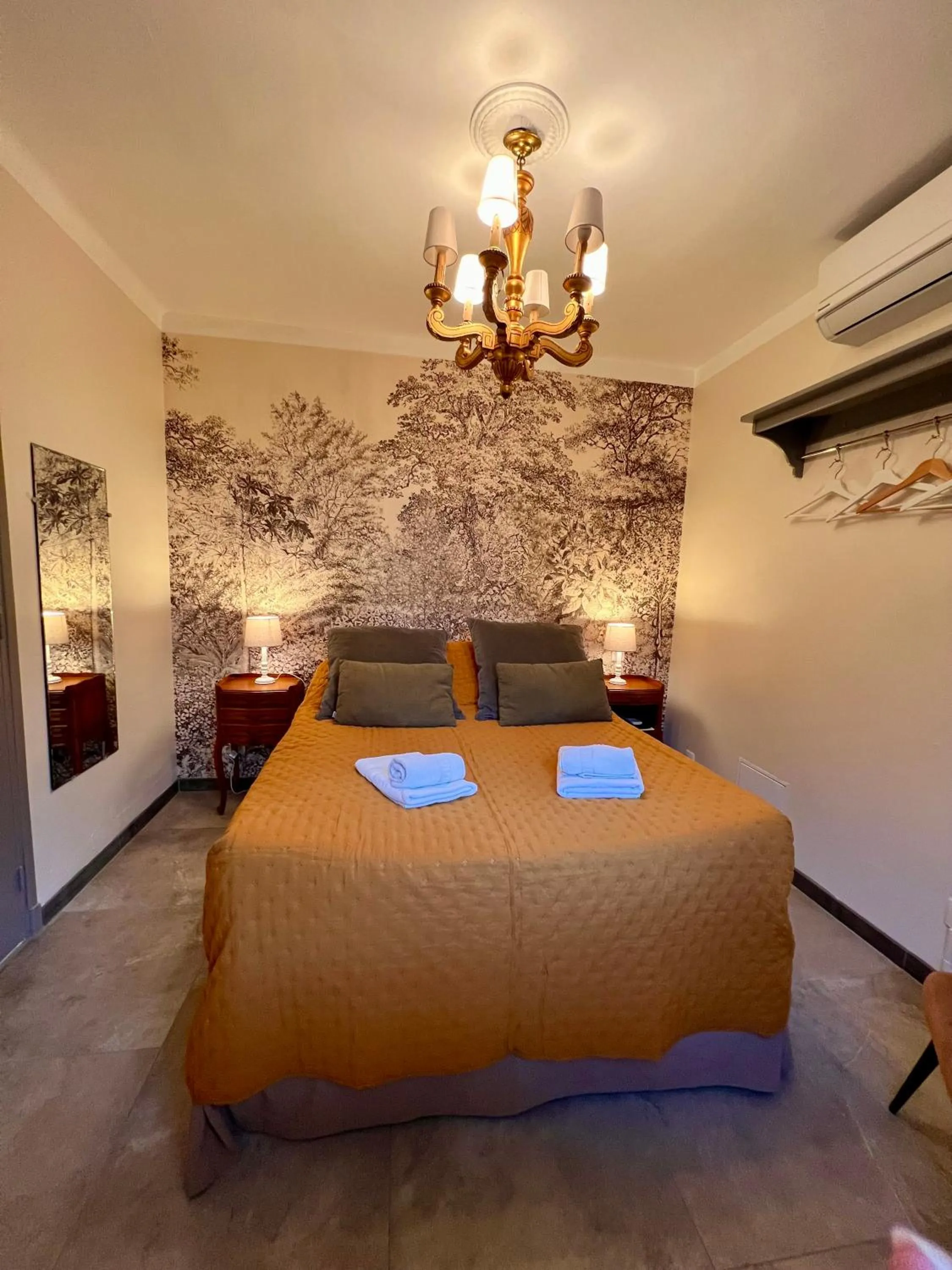 Bedroom, Bed in Hotel Le Ponteil