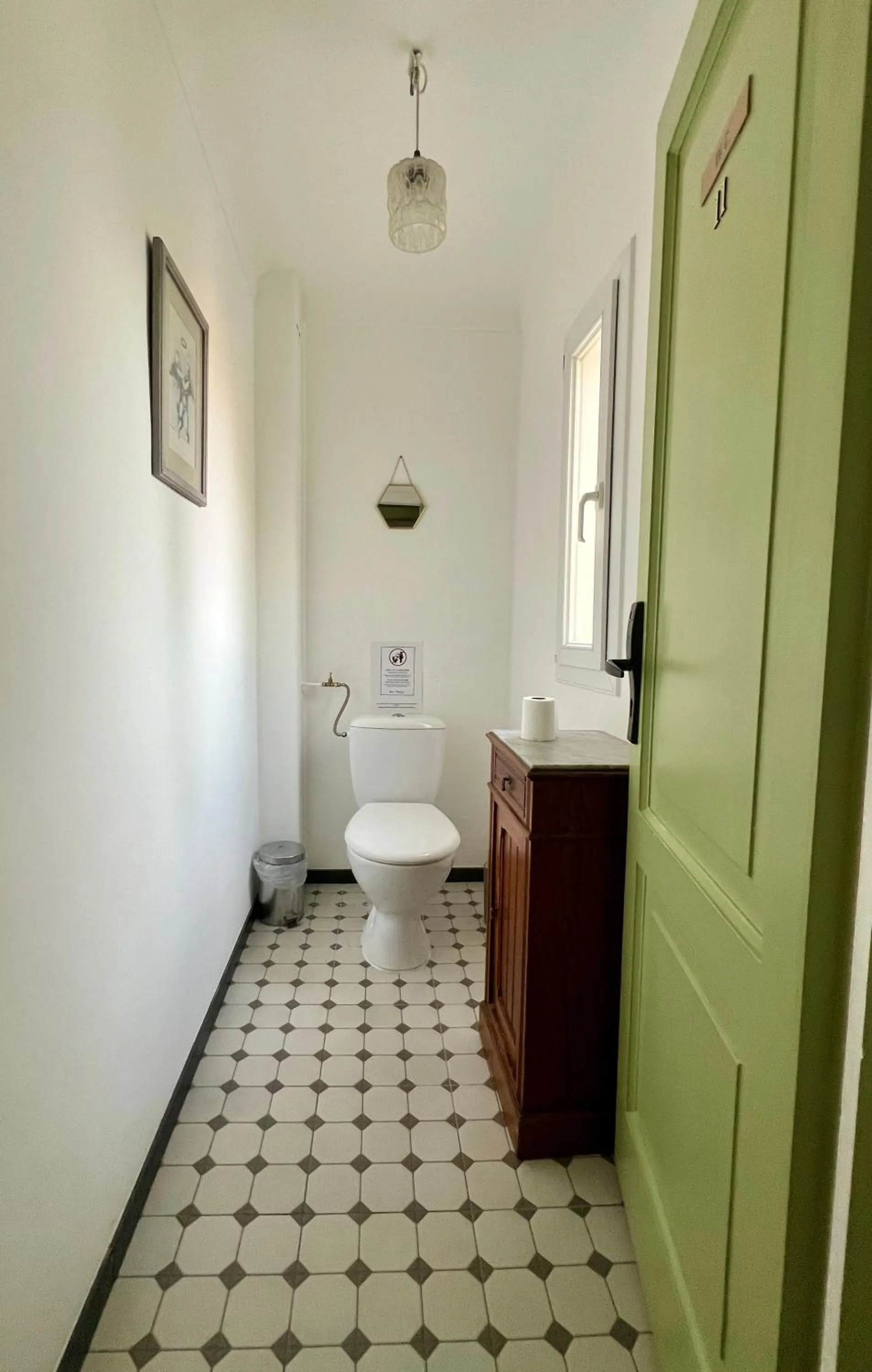 Toilet in Hotel Le Ponteil