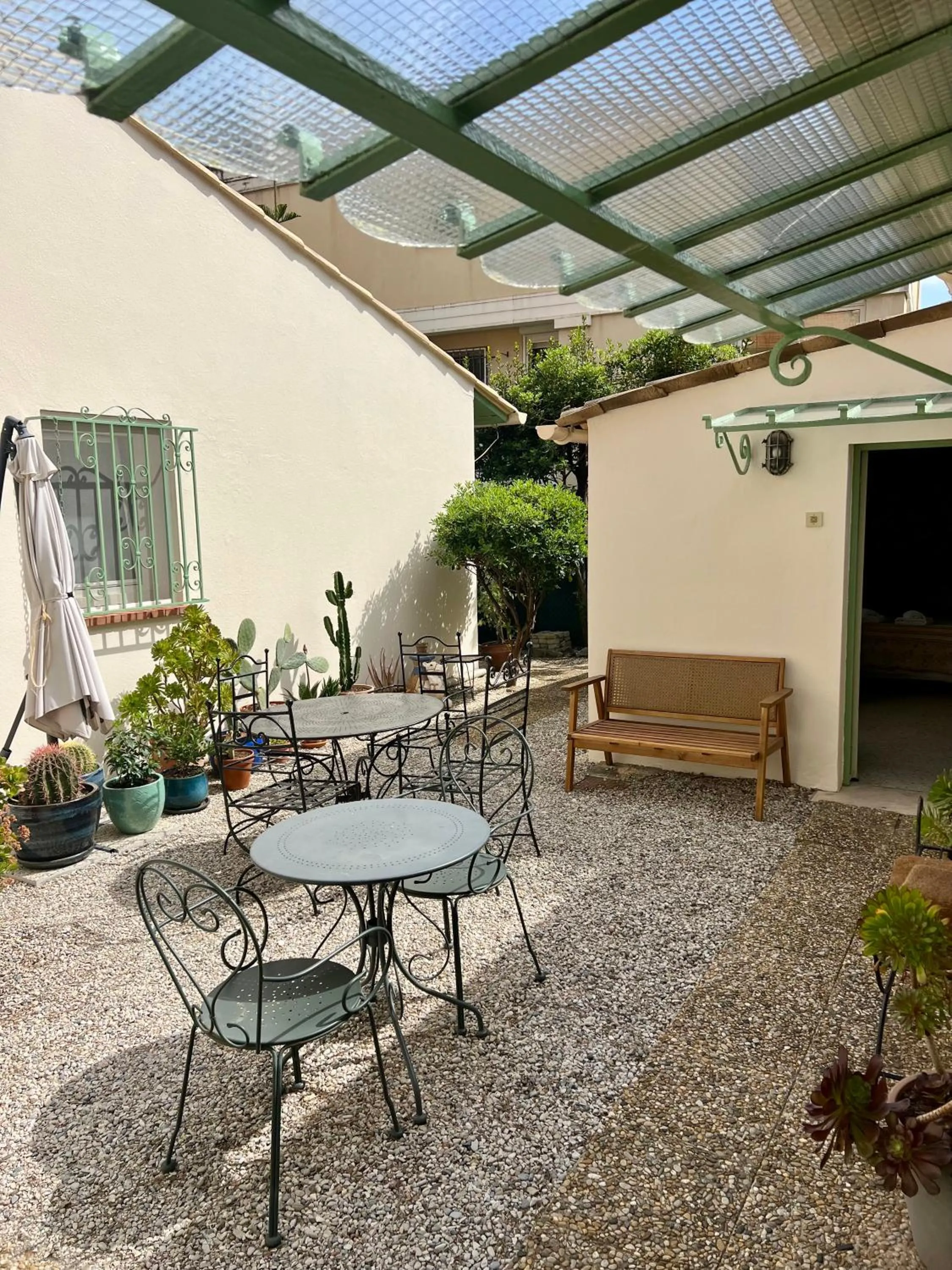 Patio in Hotel Le Ponteil