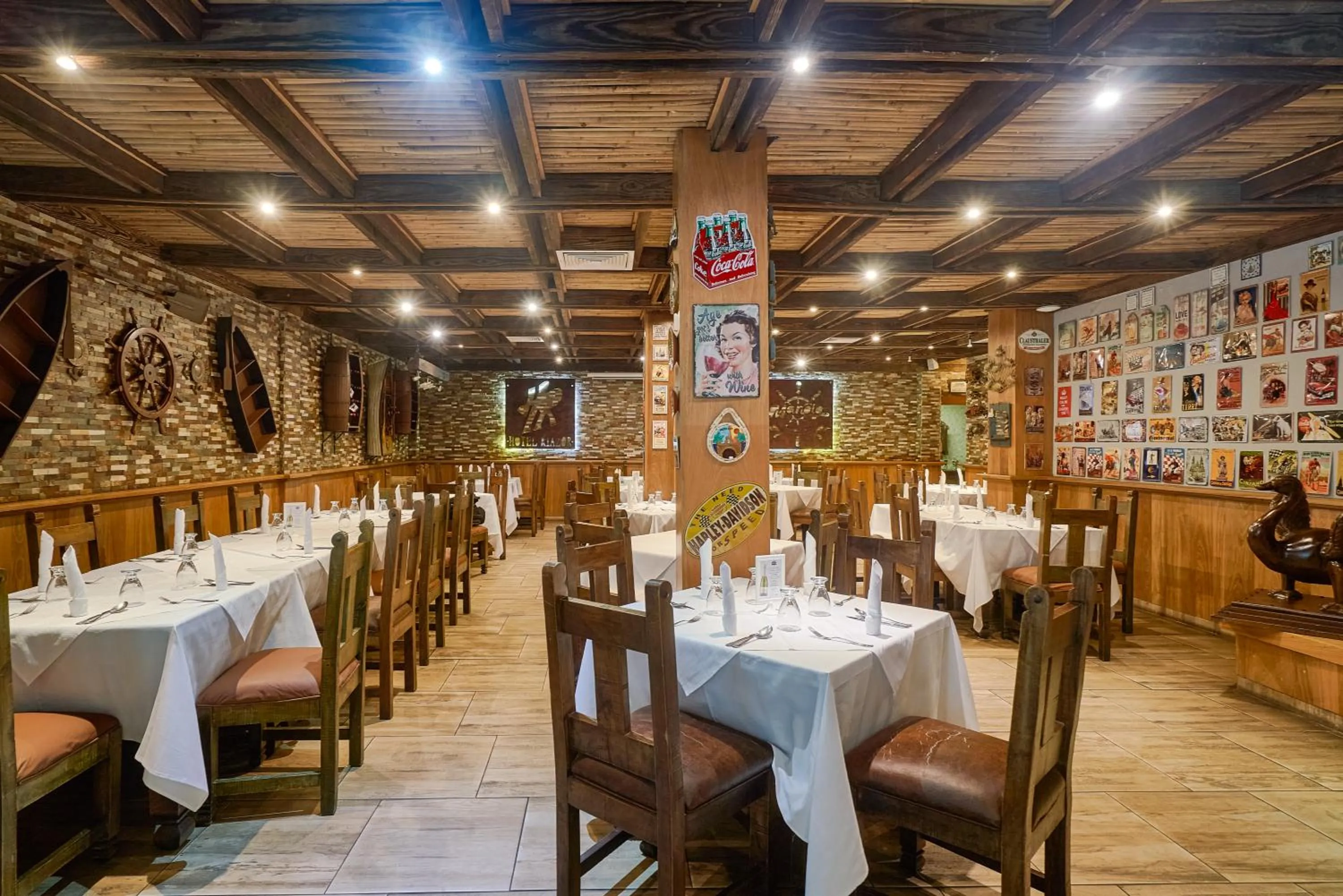 Restaurant/places to eat in Hotel Riazor