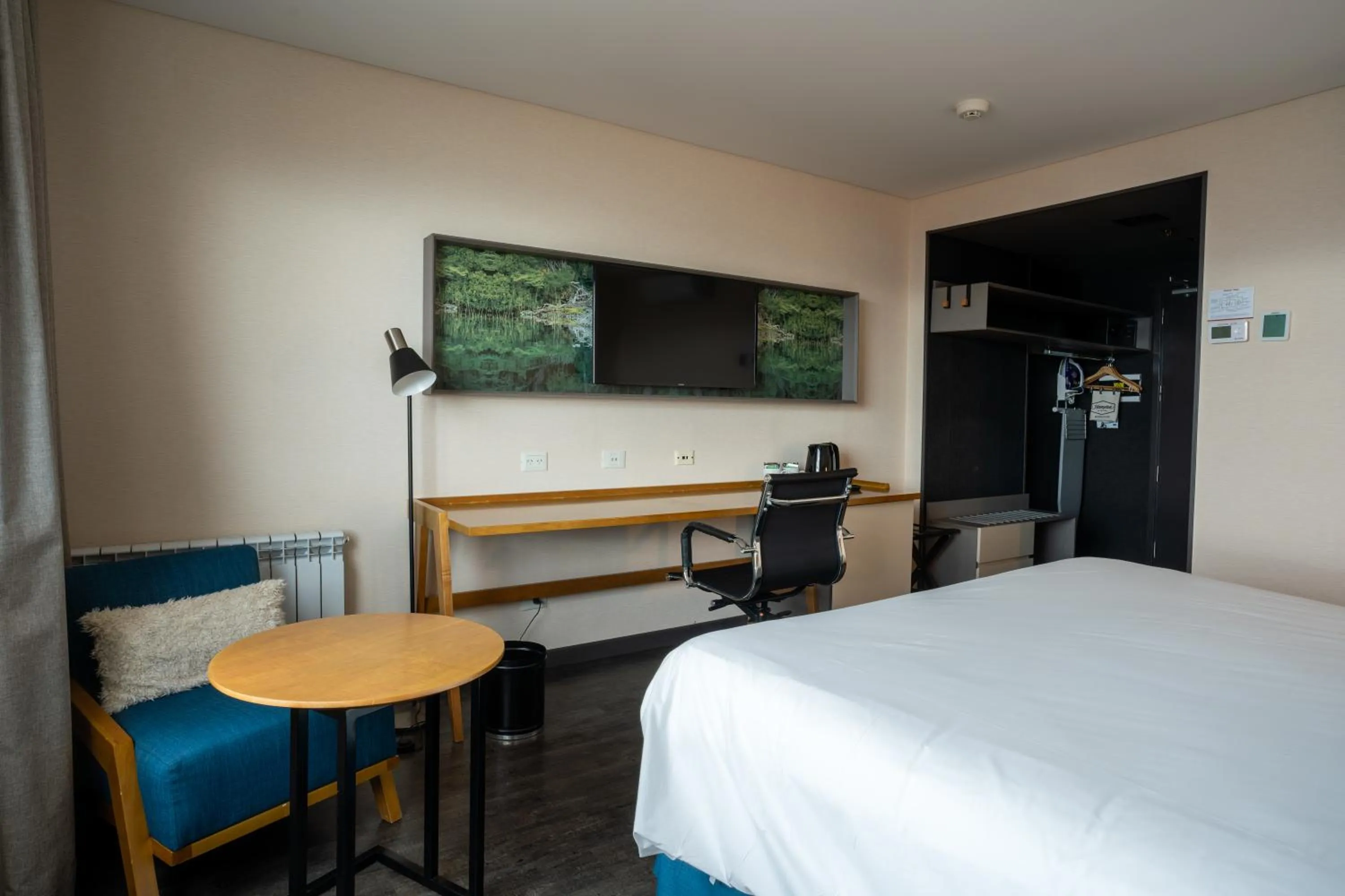 TV and multimedia, Bed in Hampton By Hilton Bariloche