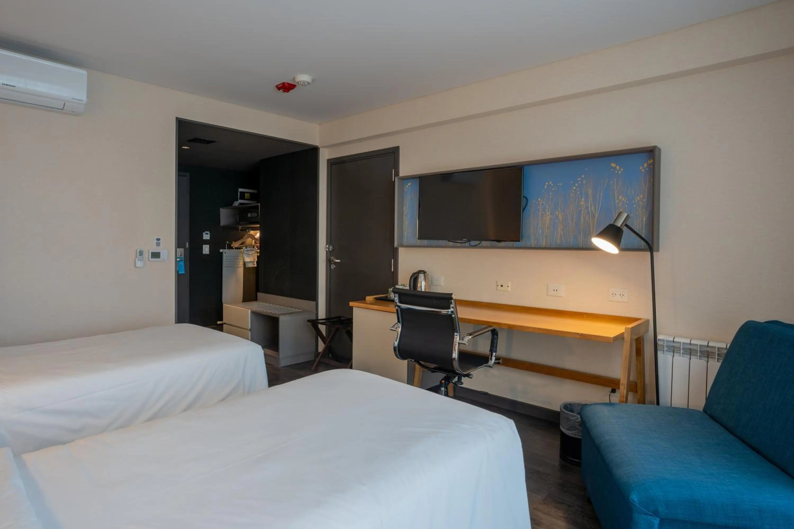 Bed in Hampton By Hilton Bariloche