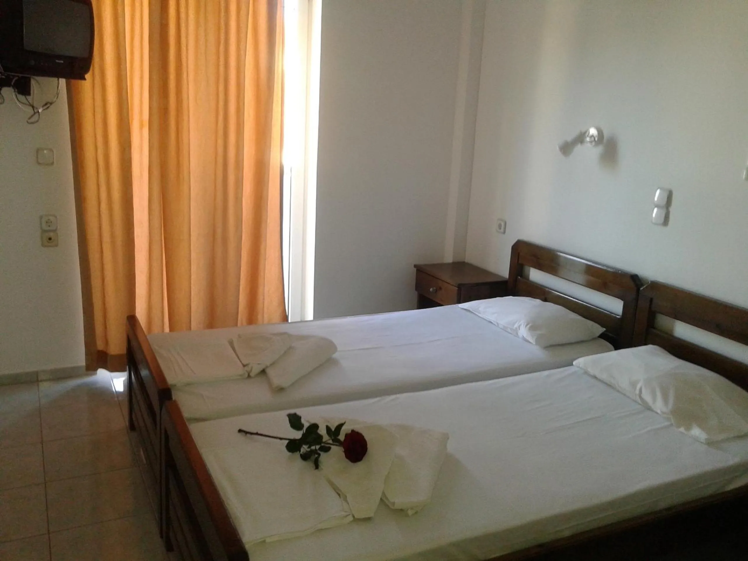 Day in Litsa Mare Apartments