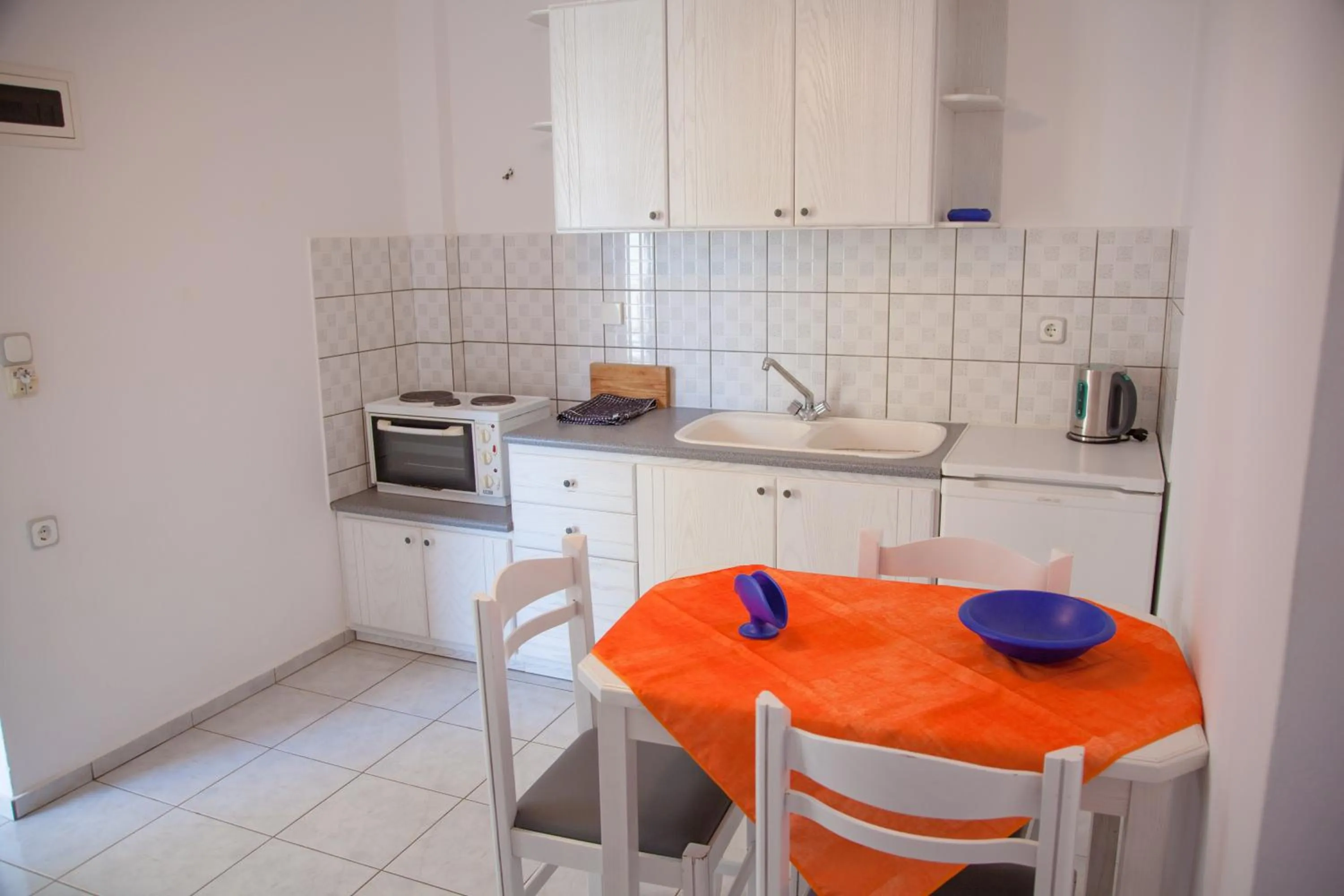 Dining area in Litsa Mare Apartments