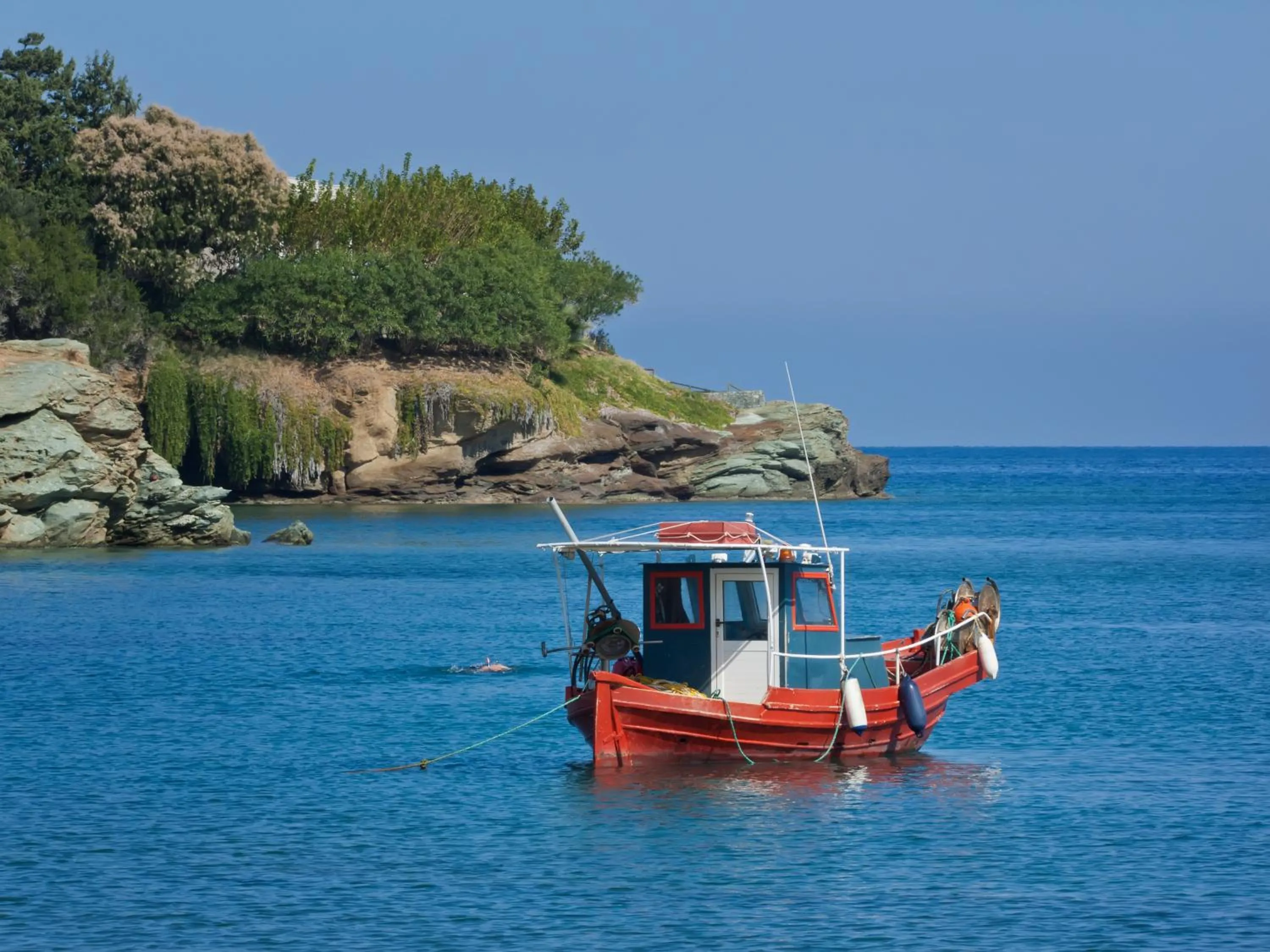 Day in Litsa Mare Apartments