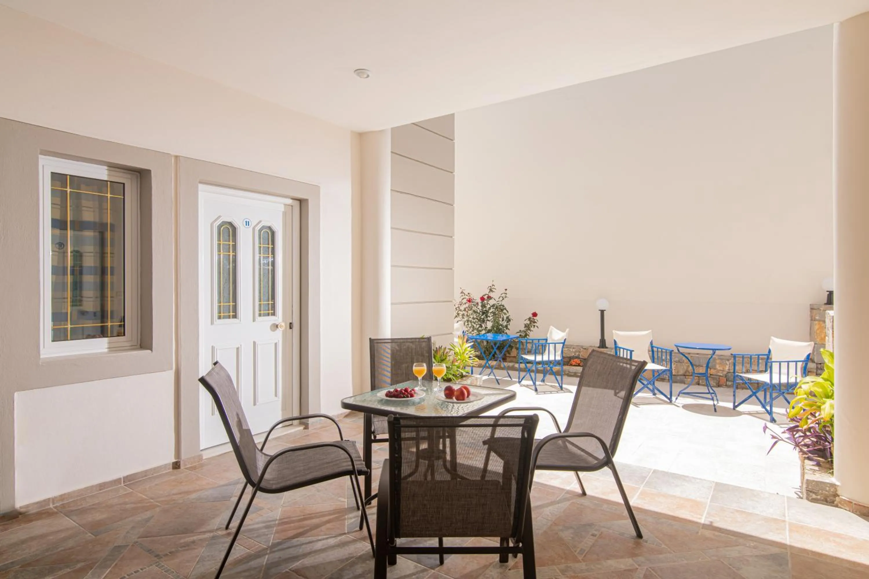 Patio in Litsa Mare Apartments