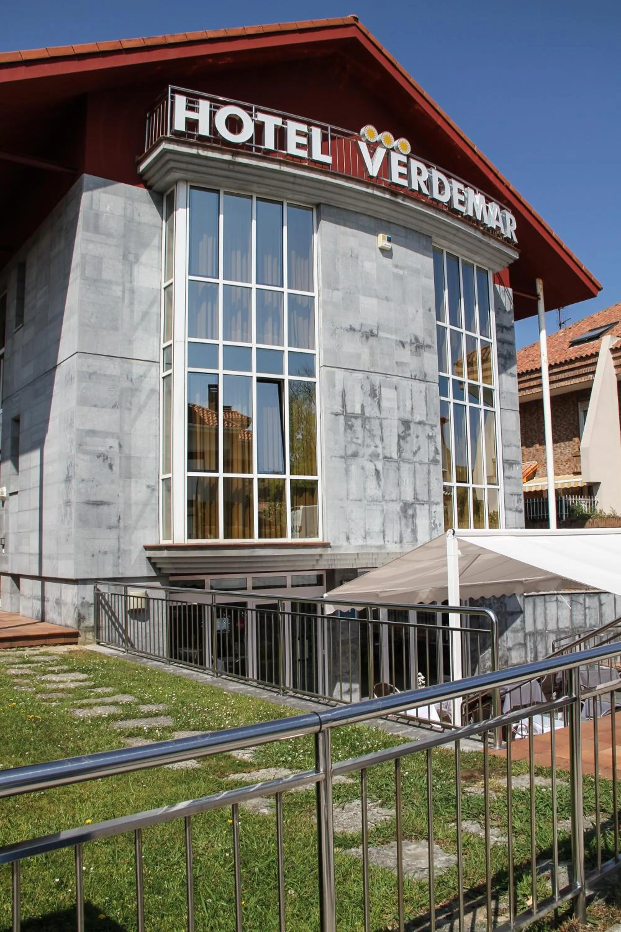 Facade/entrance in Hotel Verdemar