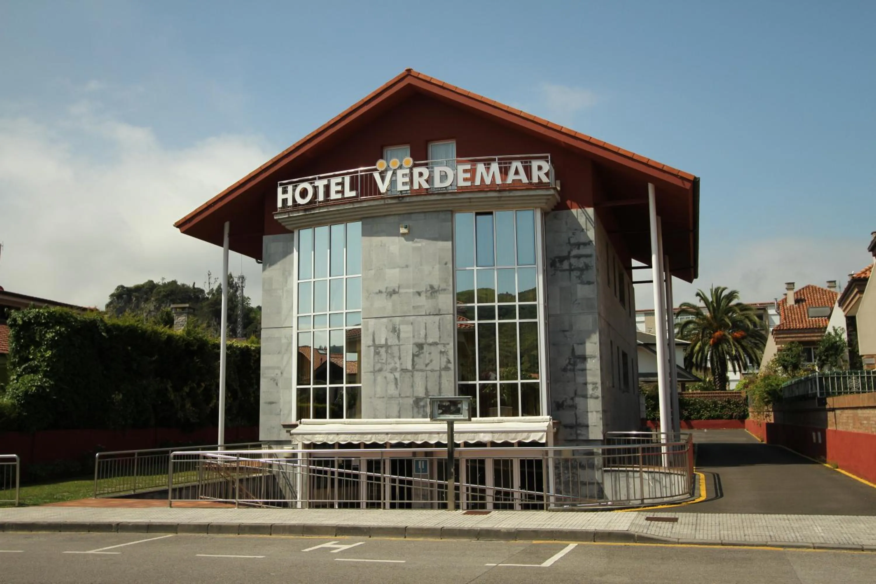 Facade/entrance in Hotel Verdemar