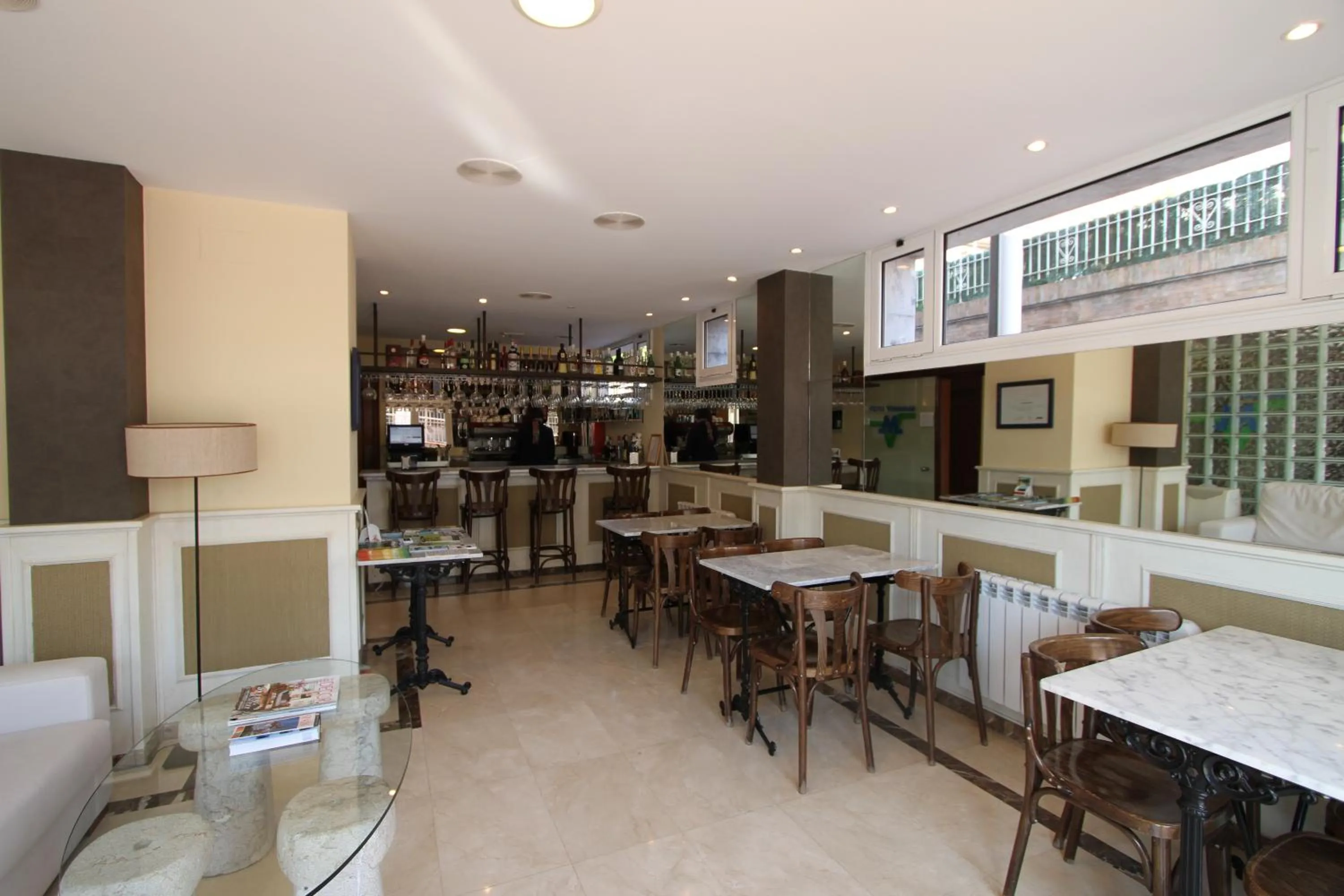 Lounge or bar in Hotel Verdemar