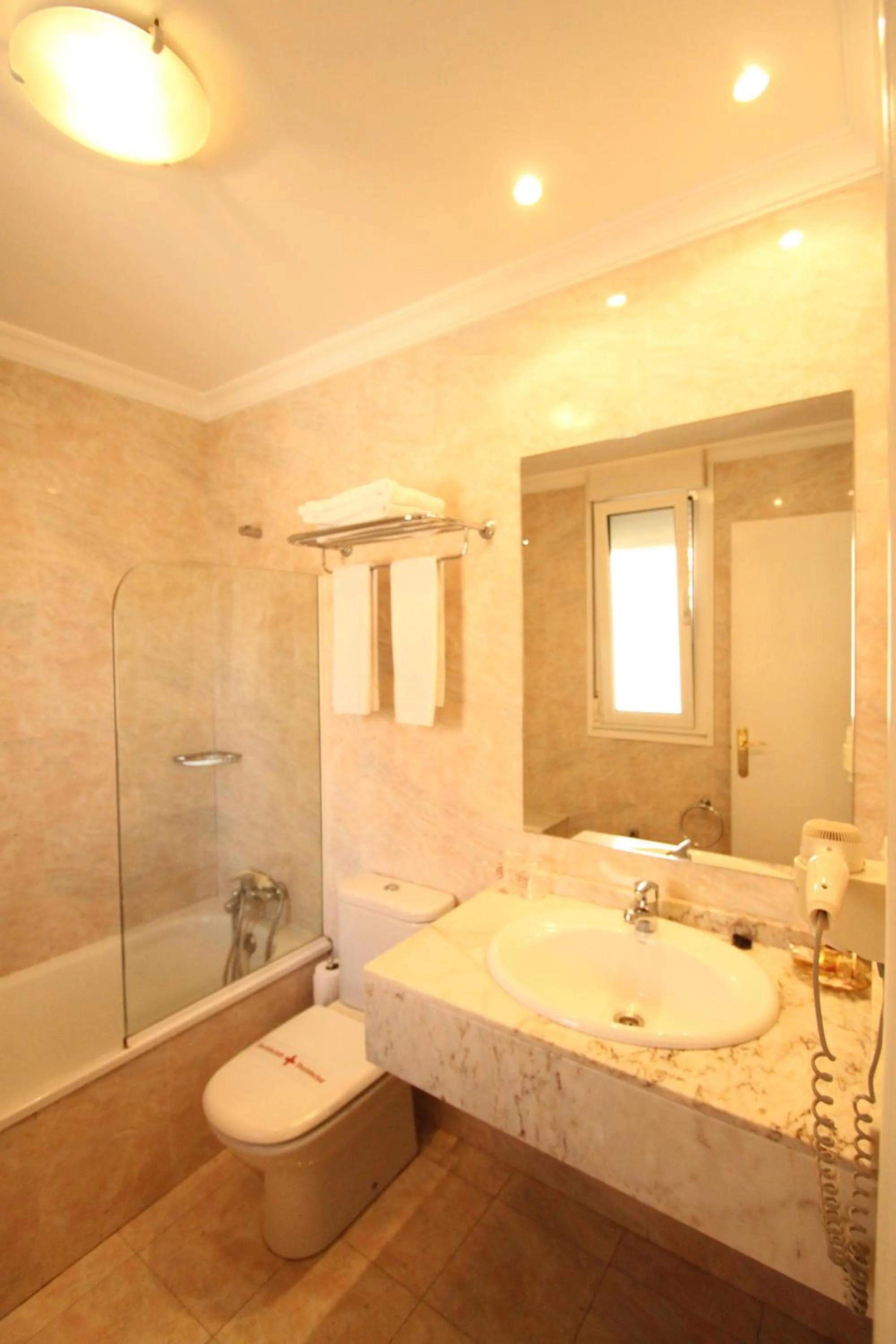 Toilet in Hotel Verdemar