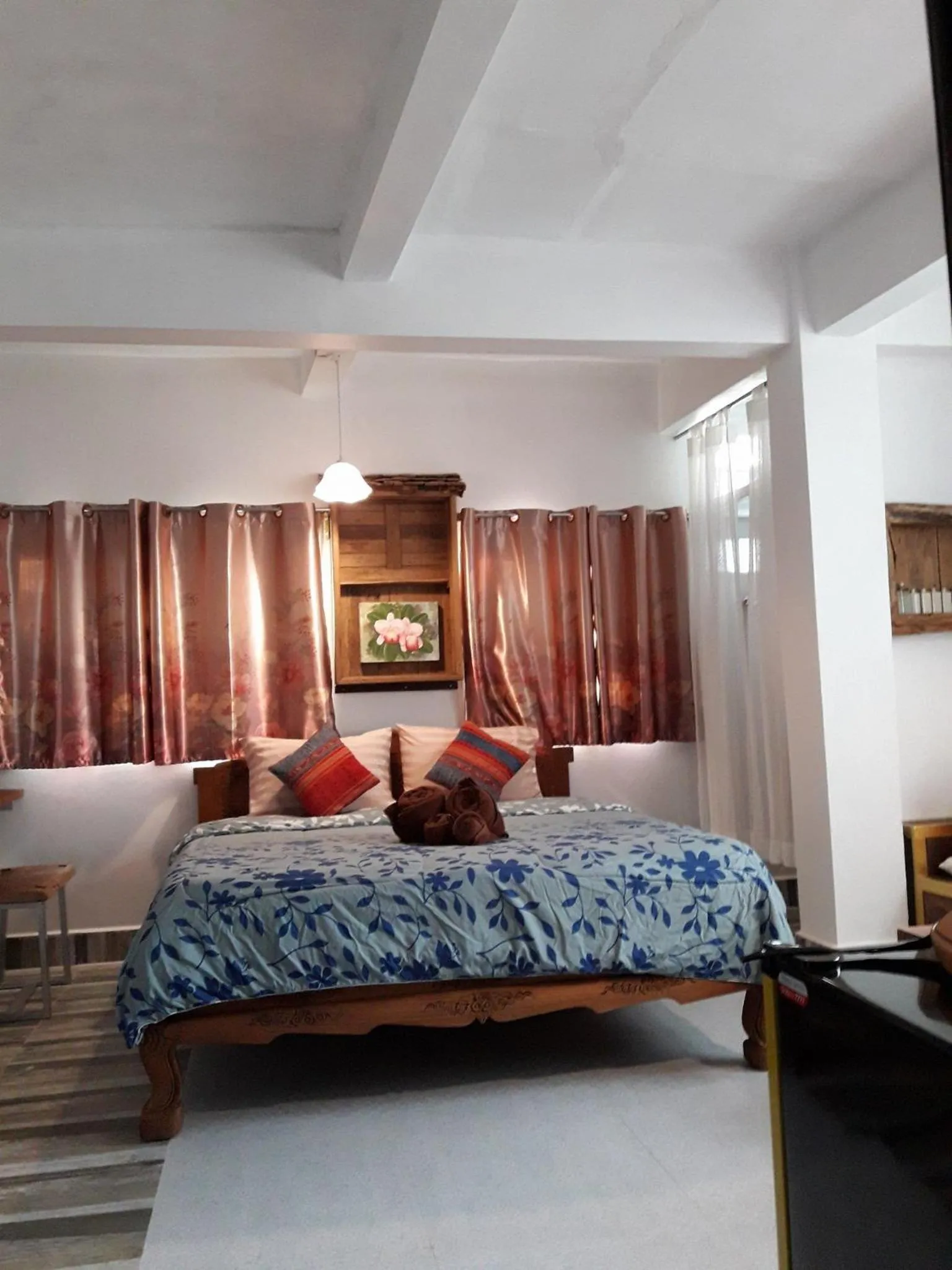 Bed in Banthorphan Resort