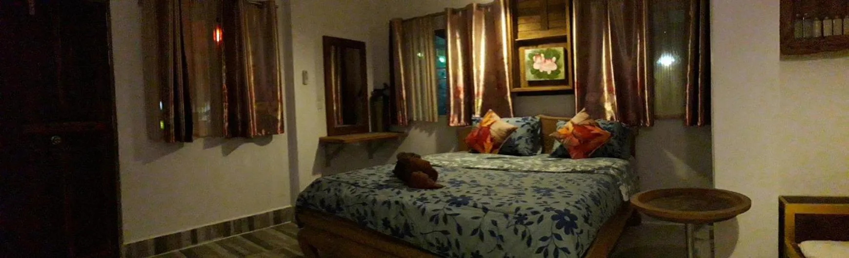 Bed in Banthorphan Resort