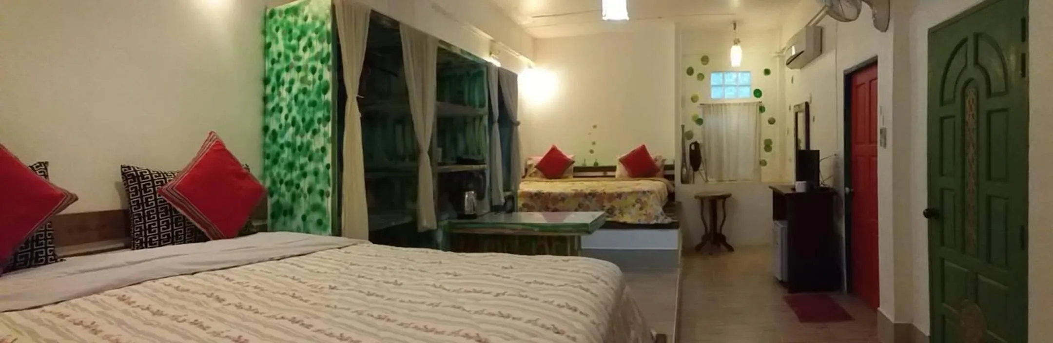 Bed in Banthorphan Resort