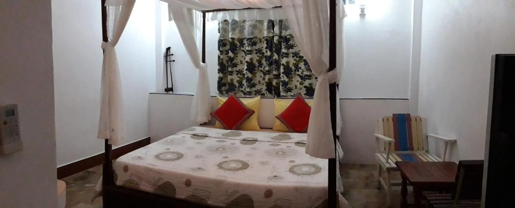 Bed in Banthorphan Resort