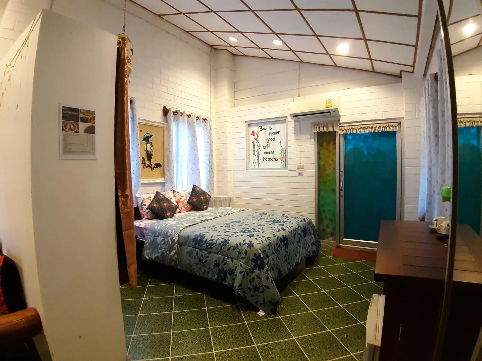 Bed in Banthorphan Resort