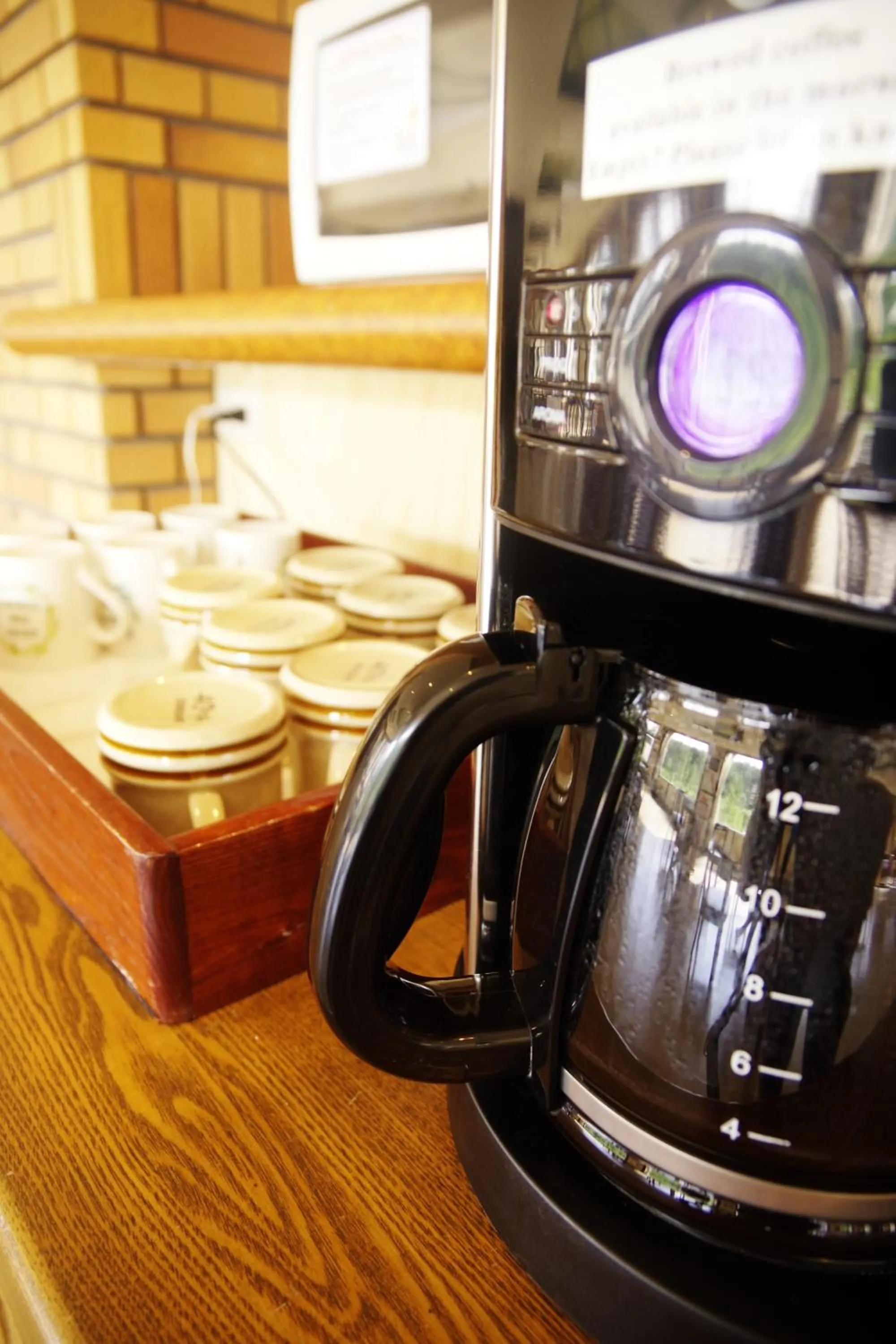 Coffee/tea facilities in K's House Hokkaido - Asahidake Onsen Hostel