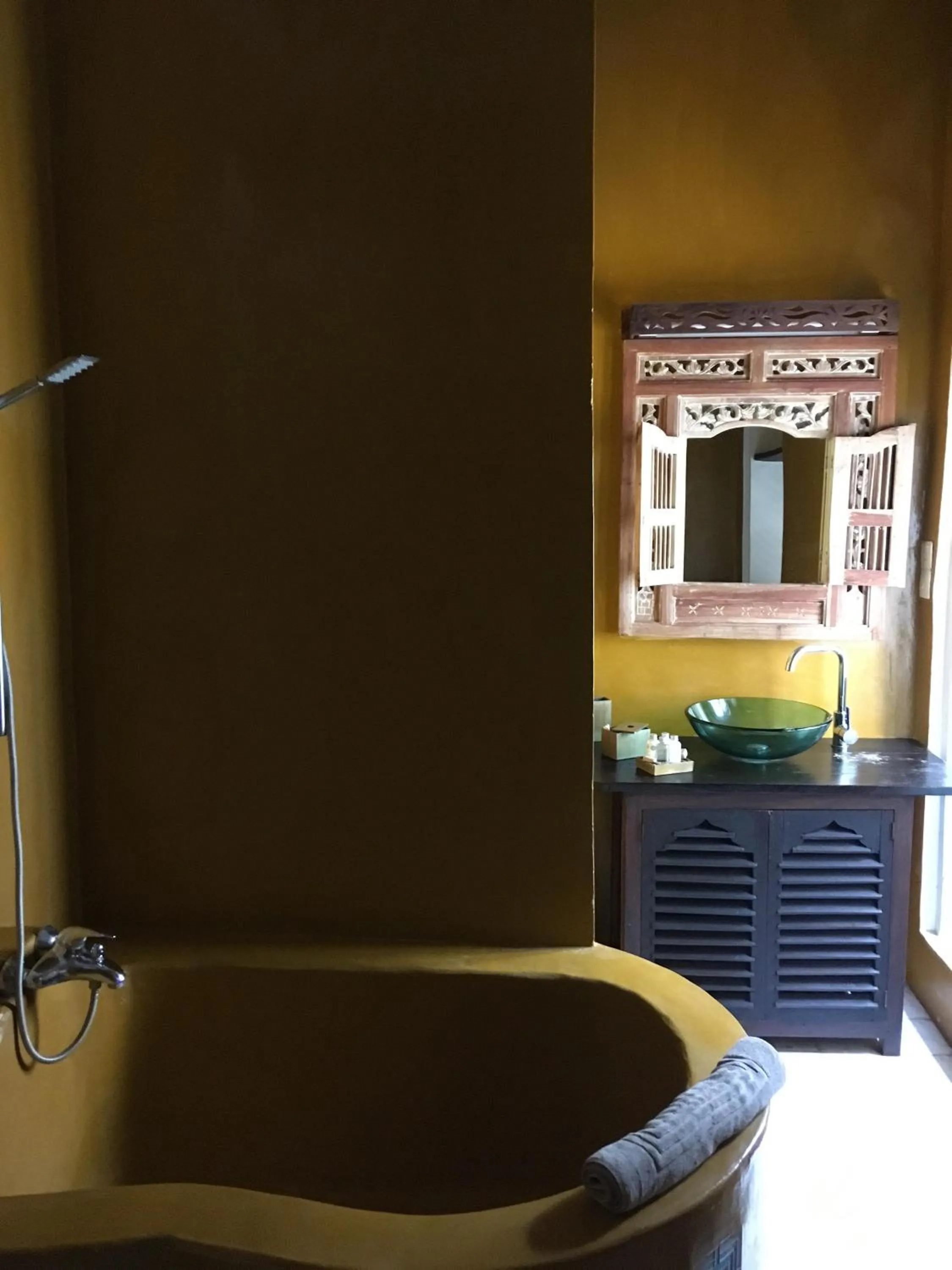 Bathroom in Kholle House