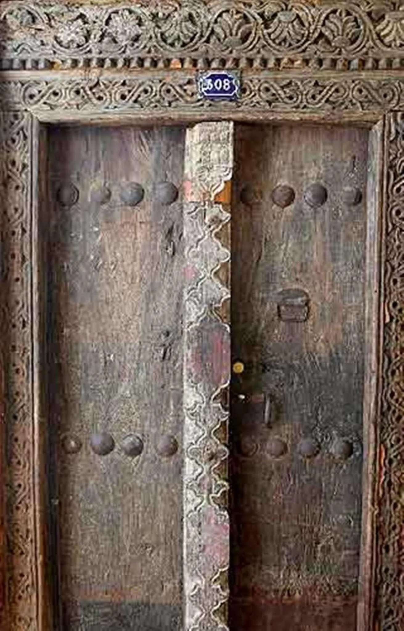 Facade/entrance in Kholle House