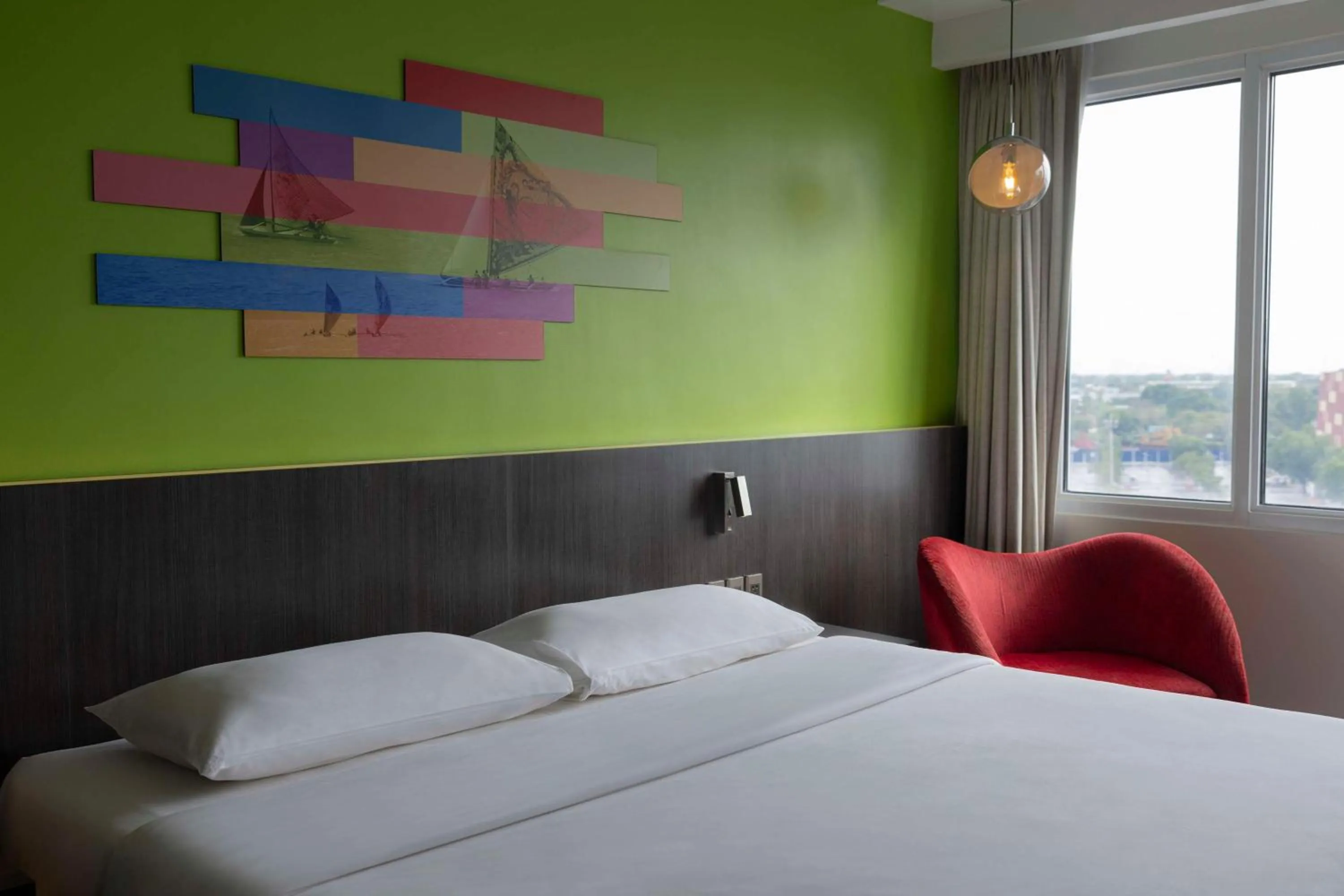 Bedroom, Bed in Park Inn By Radisson Iloilo