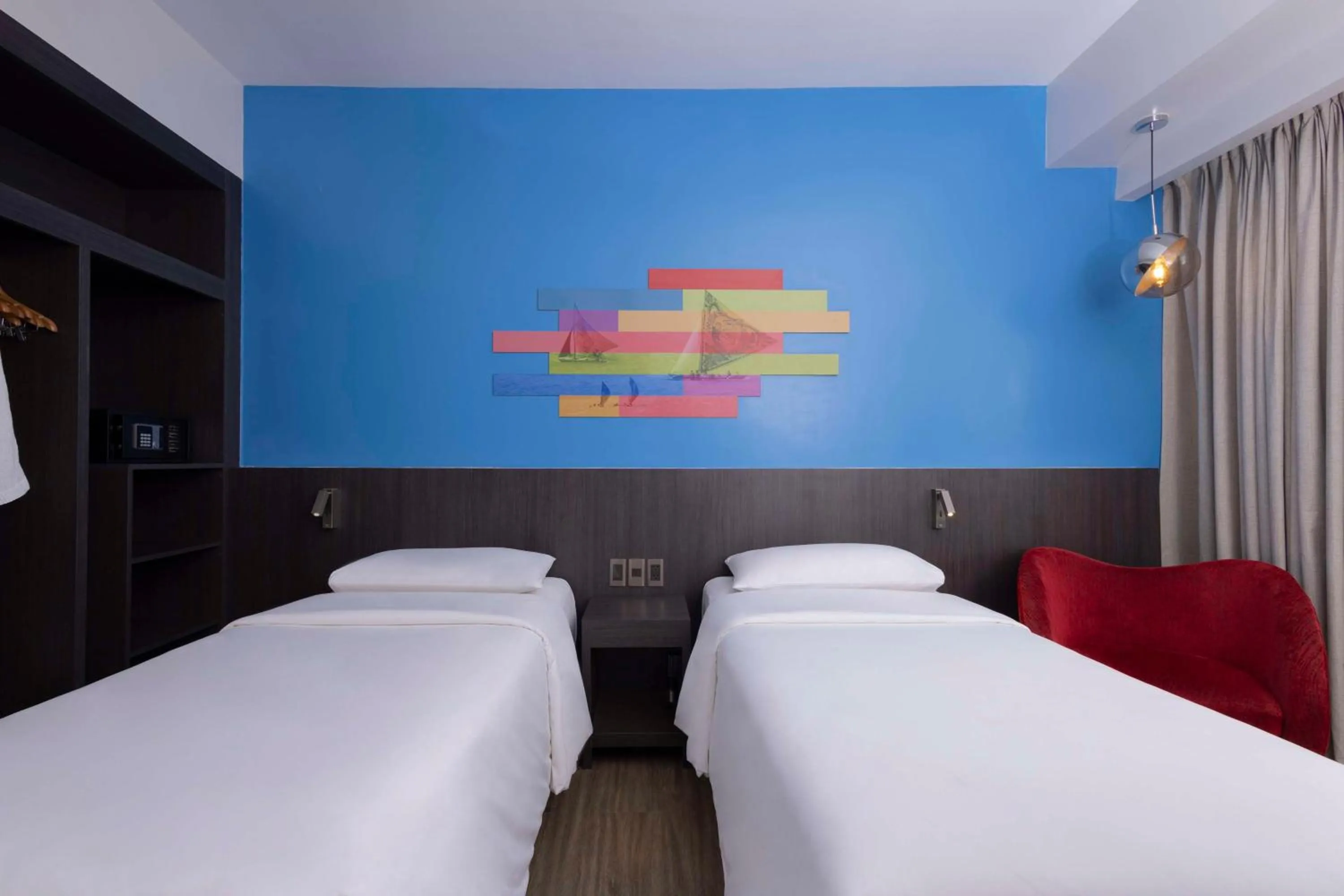 Bedroom, Bed in Park Inn By Radisson Iloilo