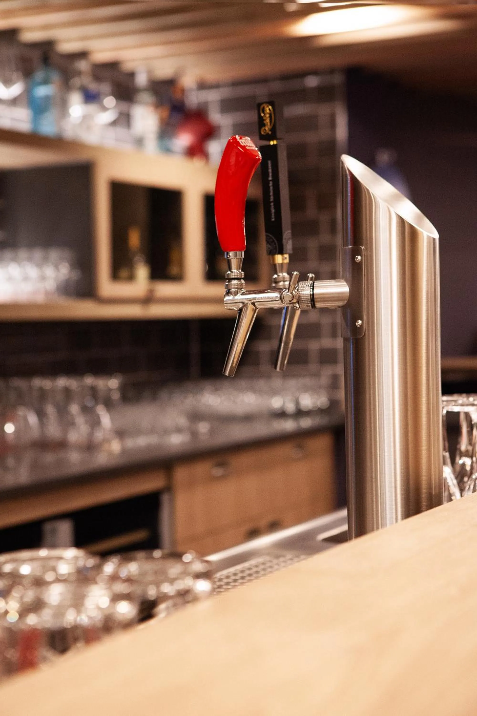 Lounge or bar in Holiday Inn Express - Saarbrücken by IHG