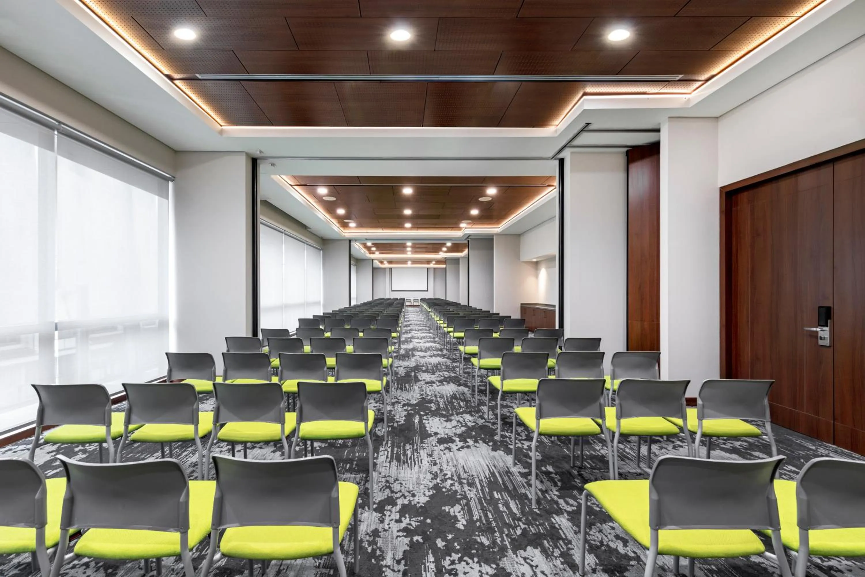 Business facilities in Hyatt Place Bogota Convention Center